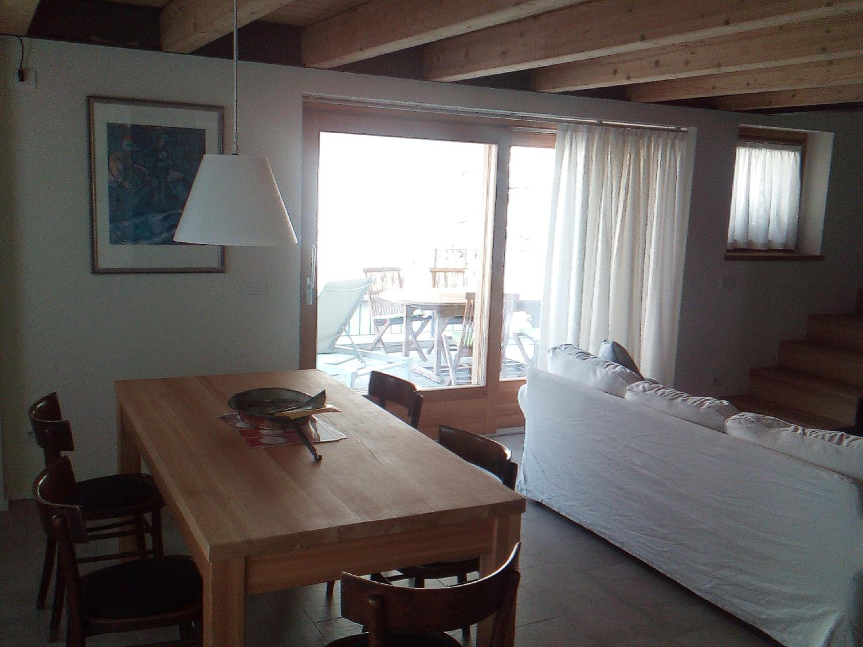 Queen Room with Balcony - Photo 9