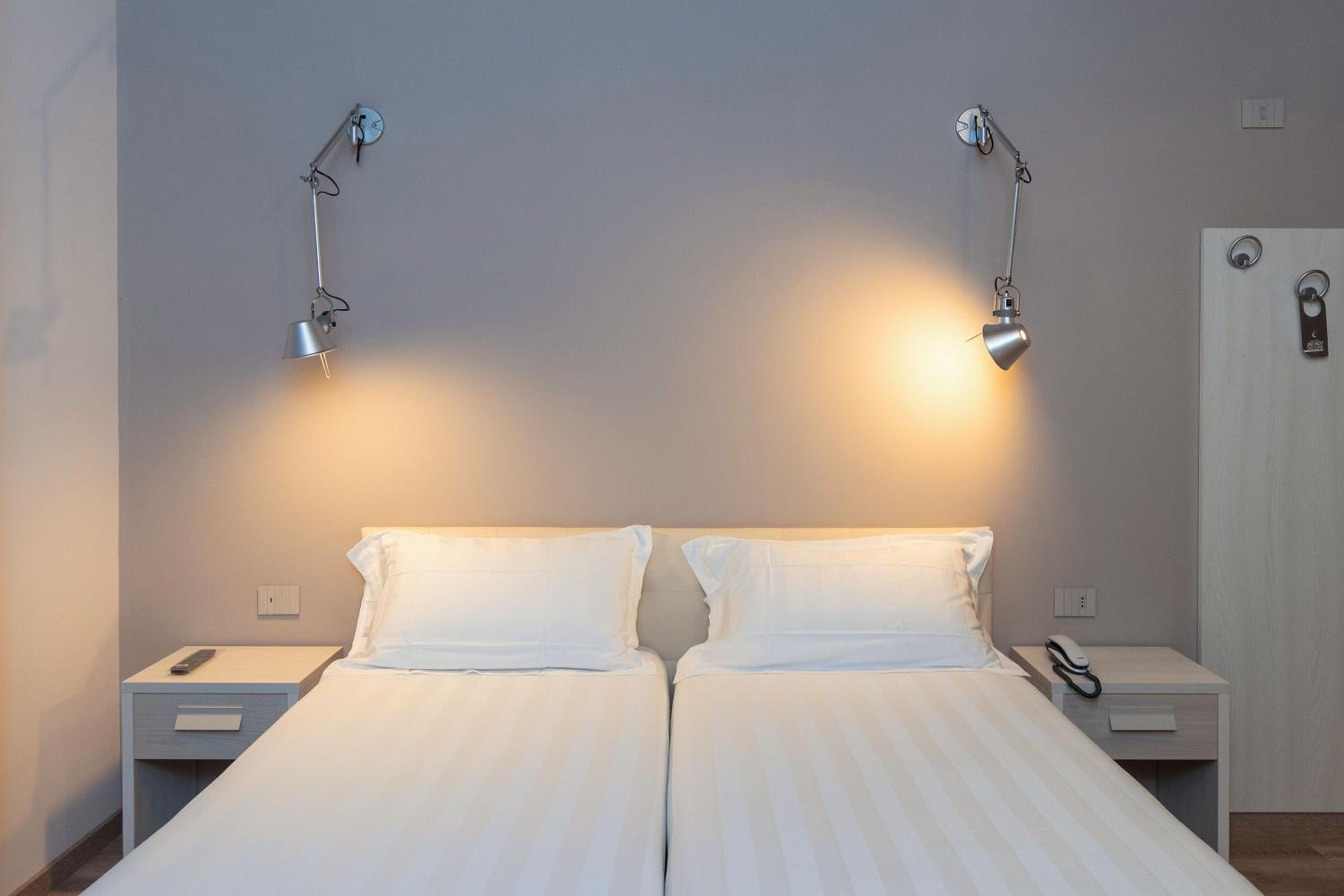 Triple Room with Private Bathroom - Photo 3
