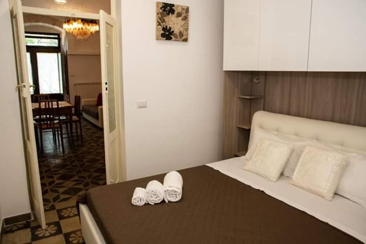 One-Bedroom House - Photo 30