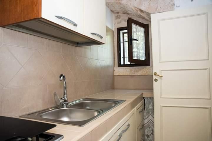 One-Bedroom House - Photo 25