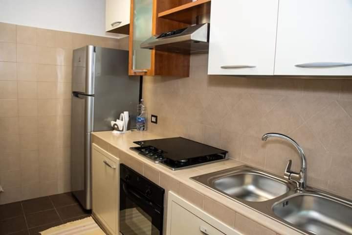 One-Bedroom House - Photo 4