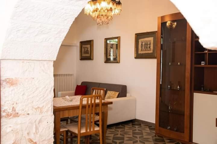 One-Bedroom House - Photo 16