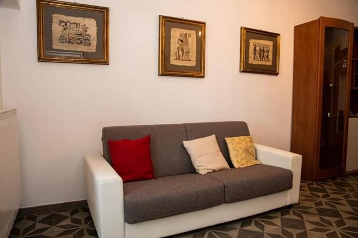 One-Bedroom House - Photo 37