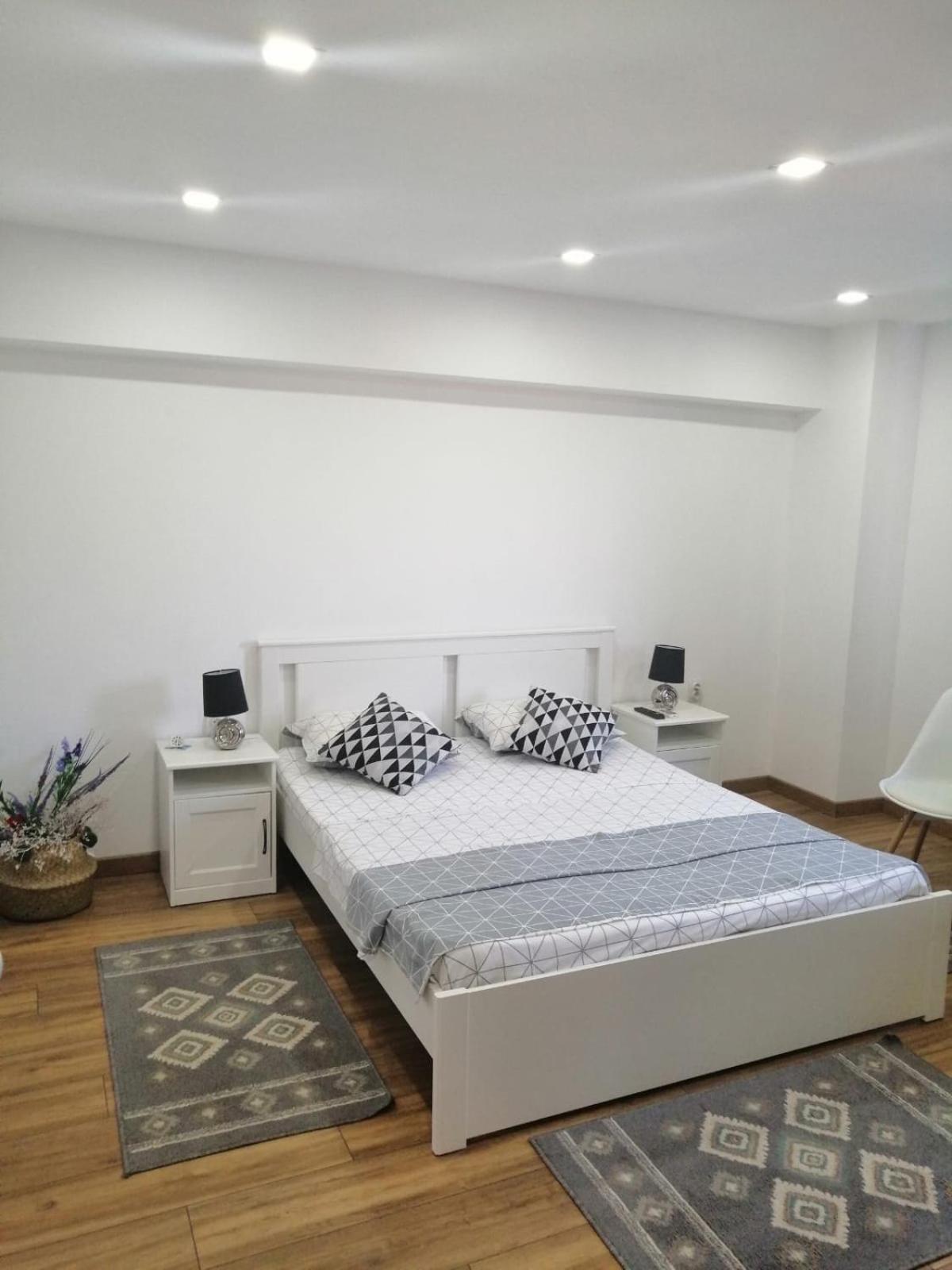 One-Bedroom Apartment - Photo 14