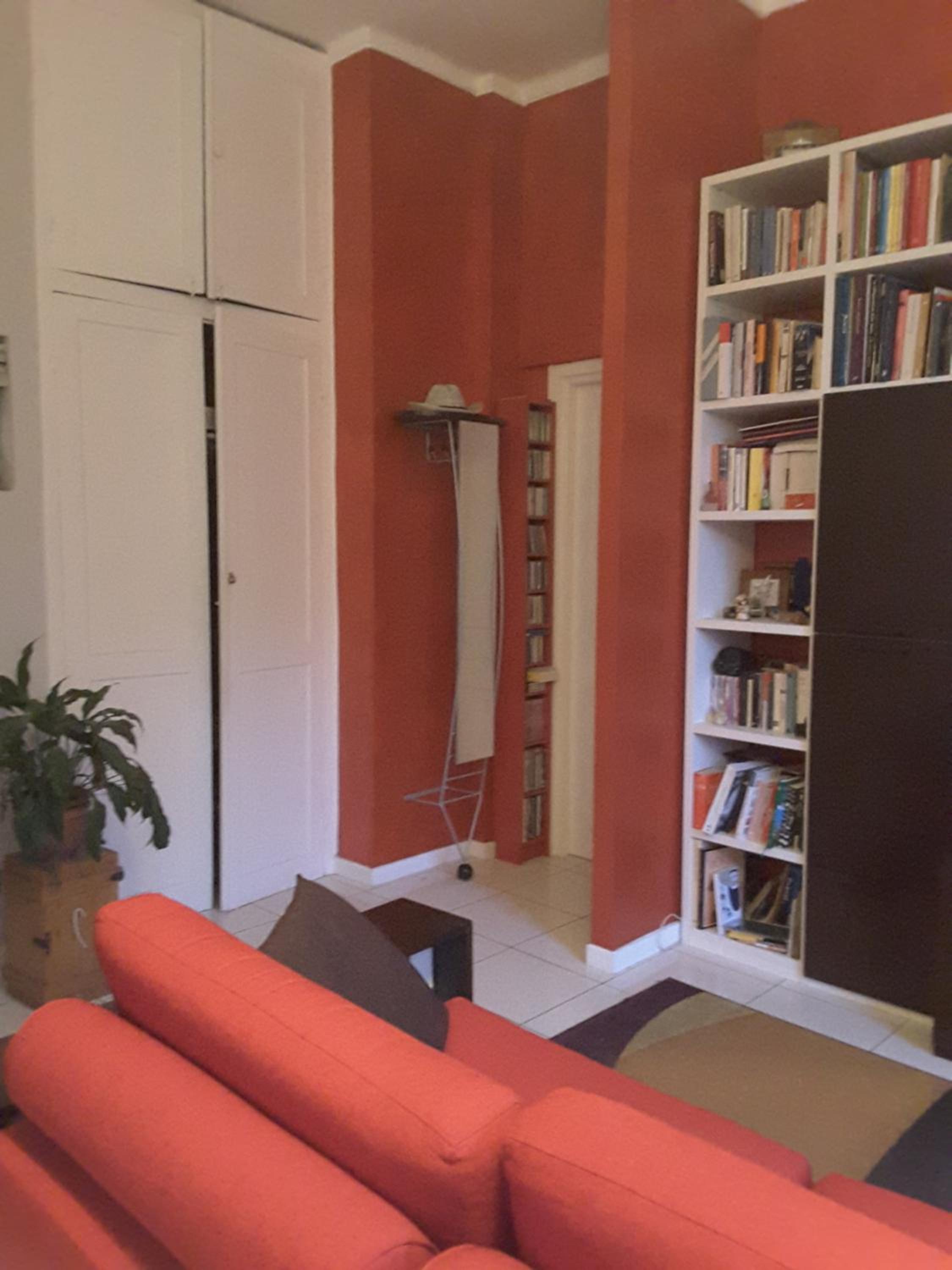 One-Bedroom Apartment - Photo 3