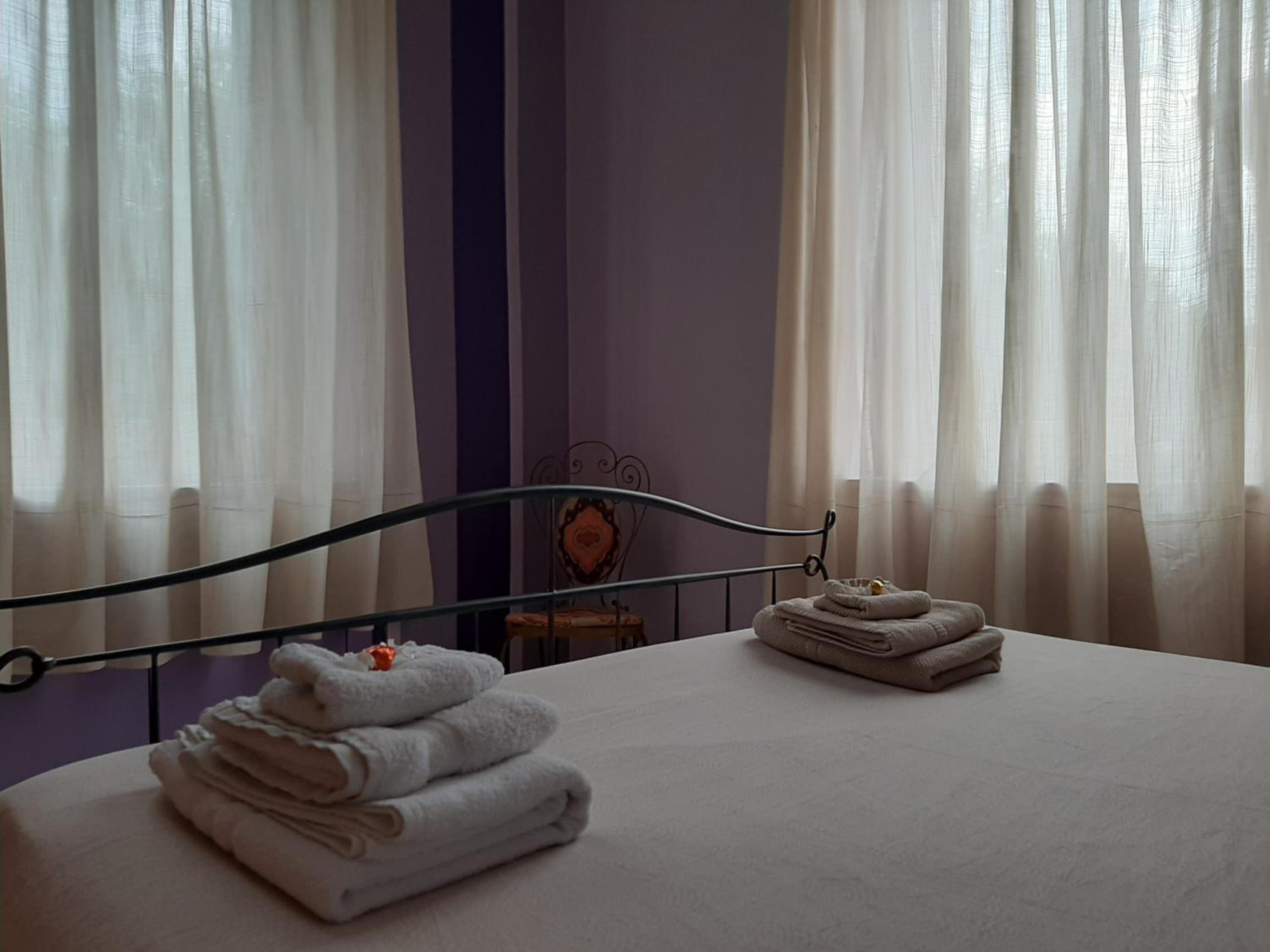 One-Bedroom Apartment - Photo 1