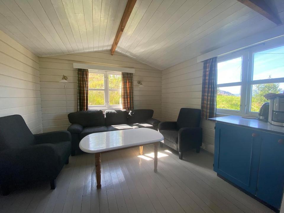 Cottage with Shared Bathroom photo 2