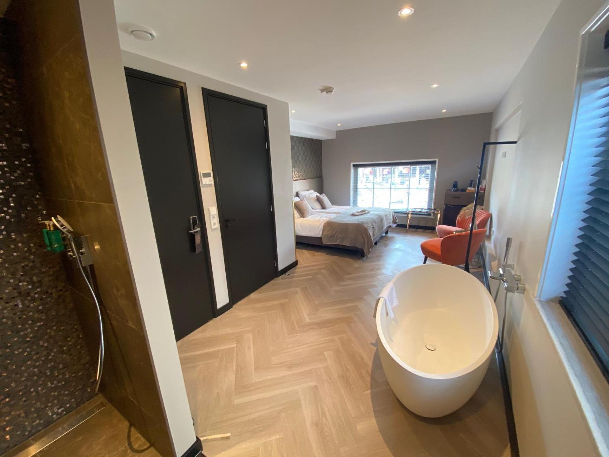 Superior King Room - Photo 34