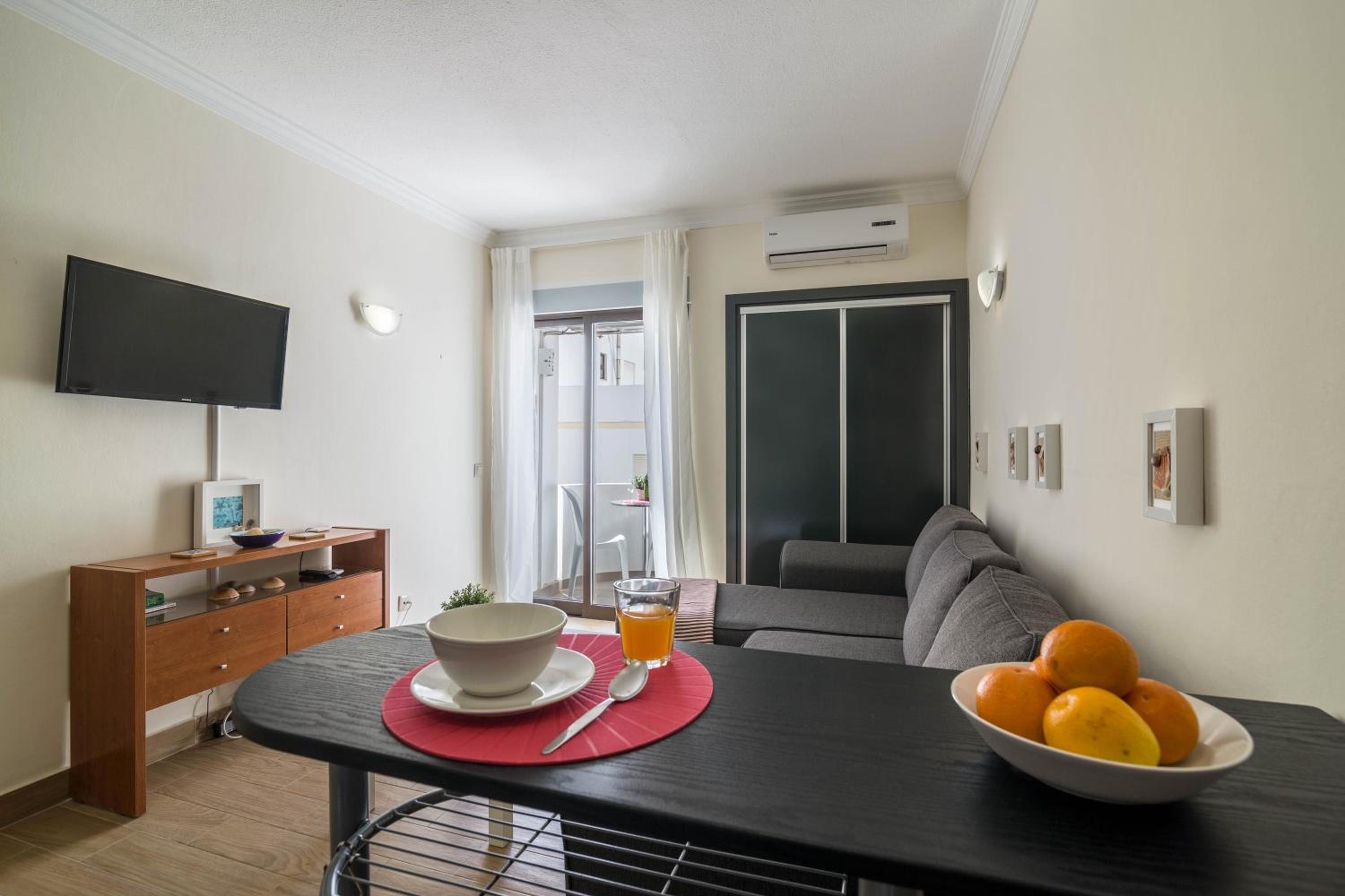 Superior One-Bedroom Apartment with Balcony - Photo 18