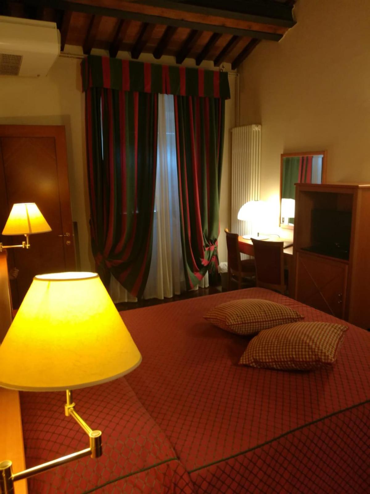Triple Room - Photo 18