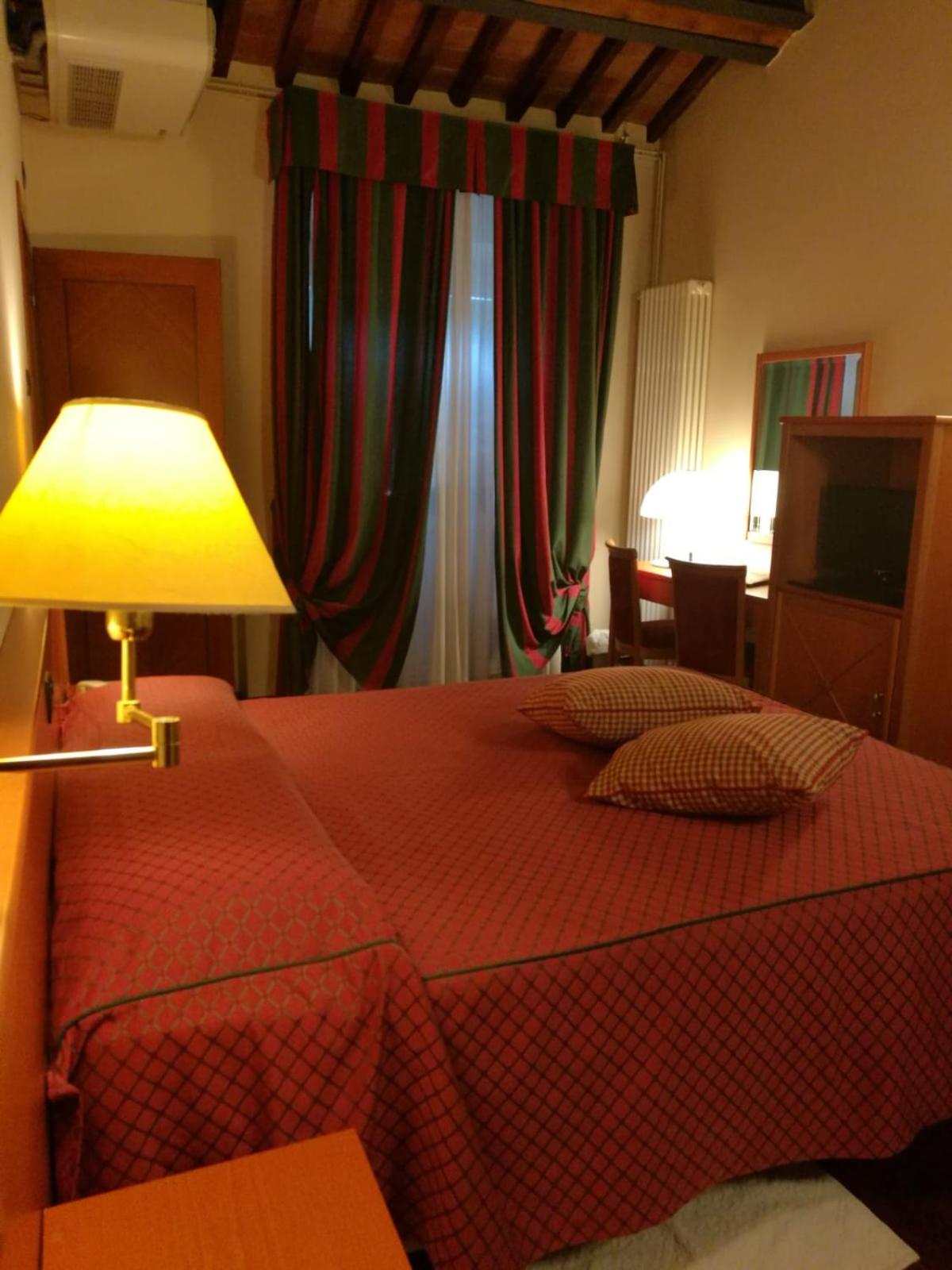 Triple Room - Photo 19
