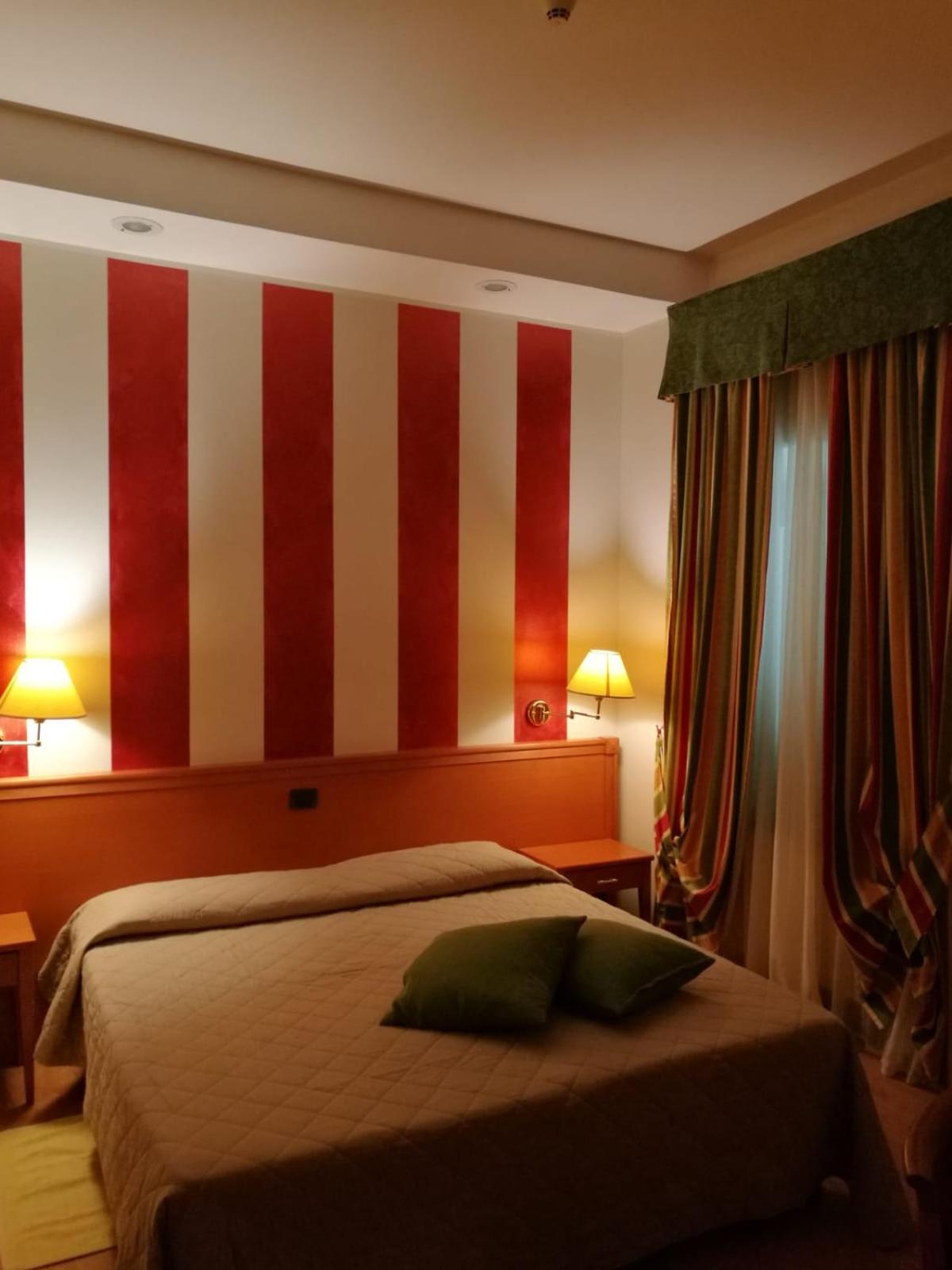 Superior Double or Twin Room - Photo 42