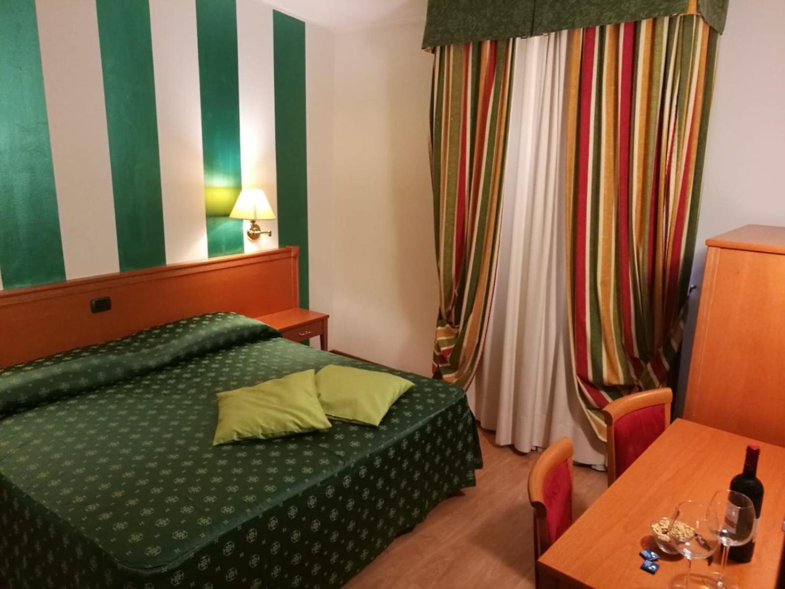 Superior Double or Twin Room - Photo 43