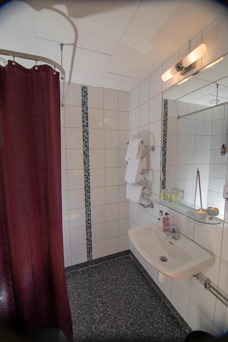Deluxe Double Room with Balcony photo 2