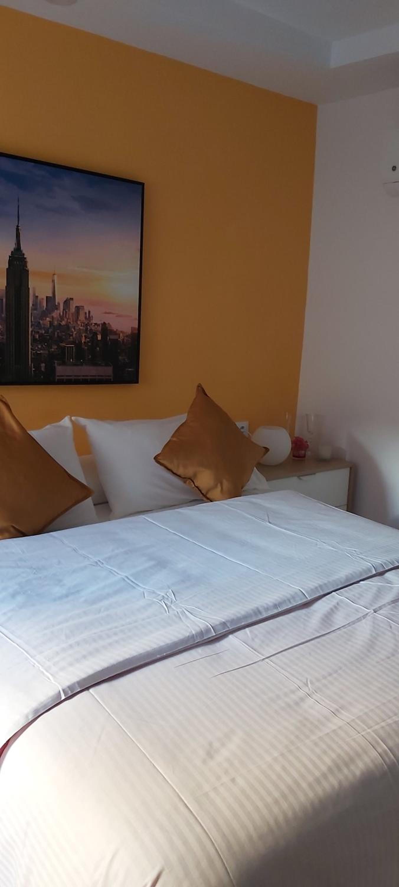 Double Room with Spa Bath - Photo 1