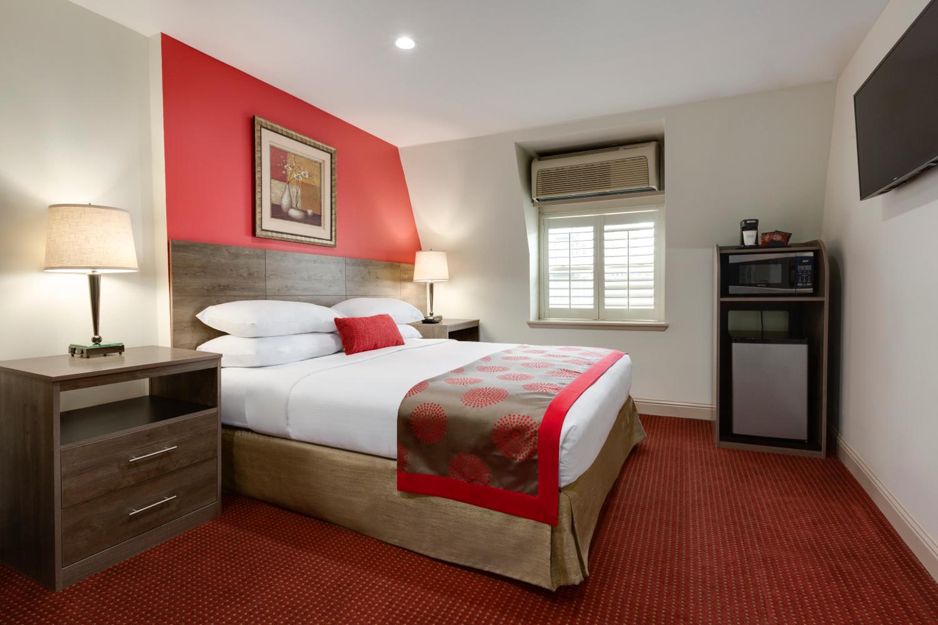 King Room - Non-Smoking - Photo 1