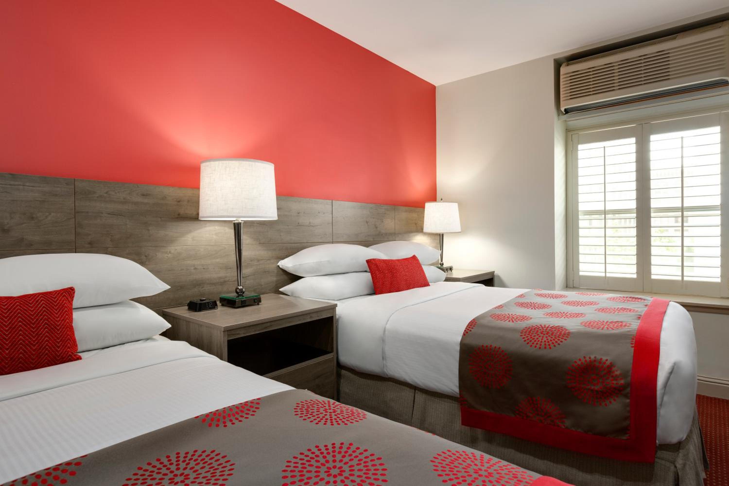 Double Room with Two Double Beds - Non-Smoking - Photo 2