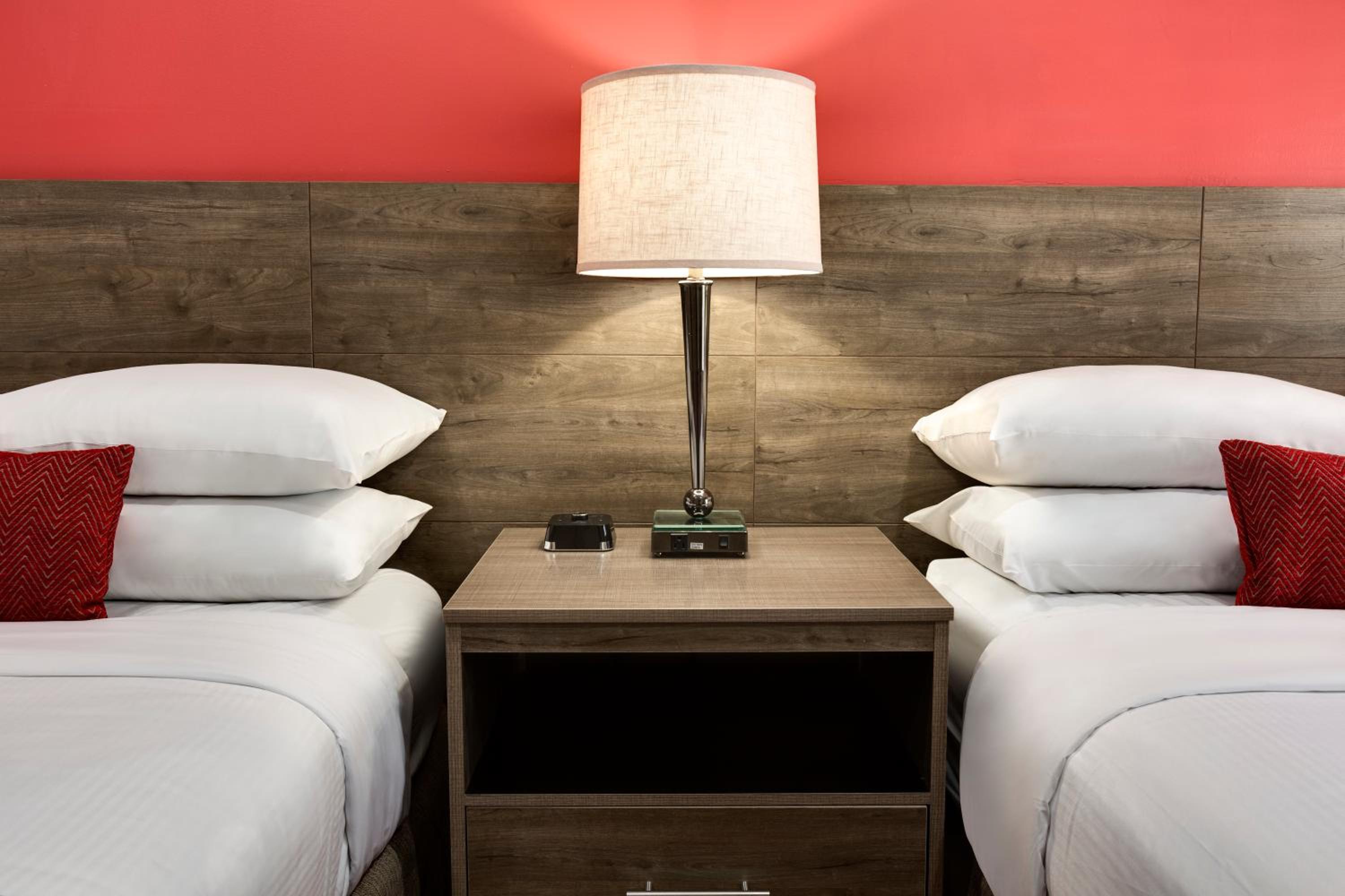 Double Room with Two Double Beds - Non-Smoking - Photo 4