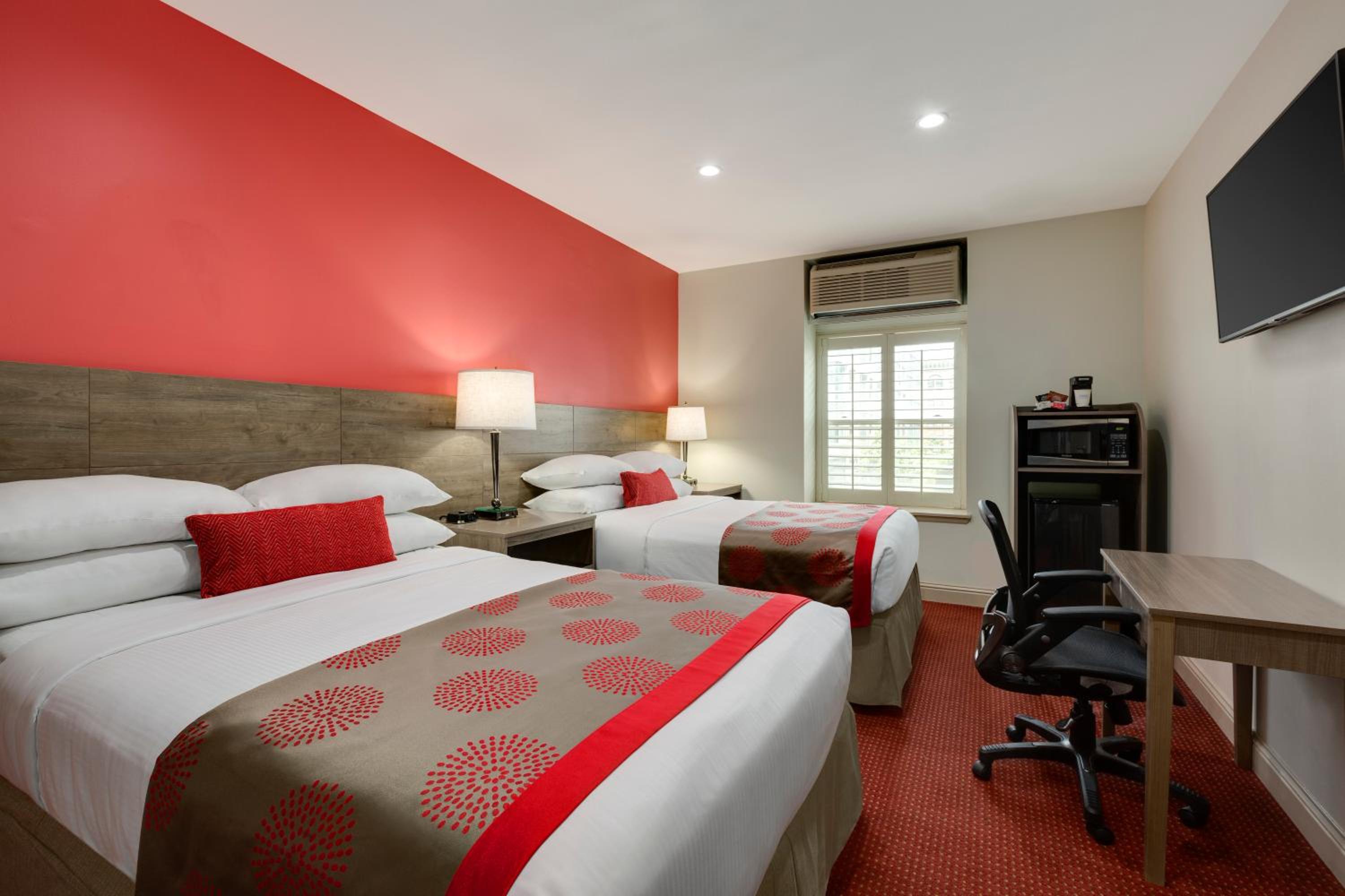 Double Room with Two Double Beds - Non-Smoking - Photo 3