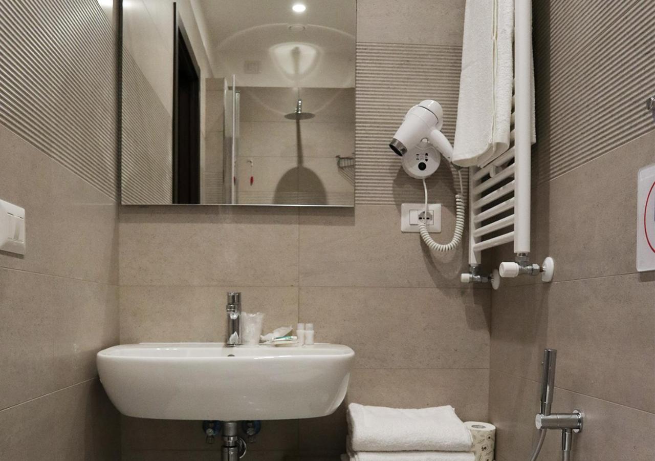 Deluxe Triple Room - Photo 5