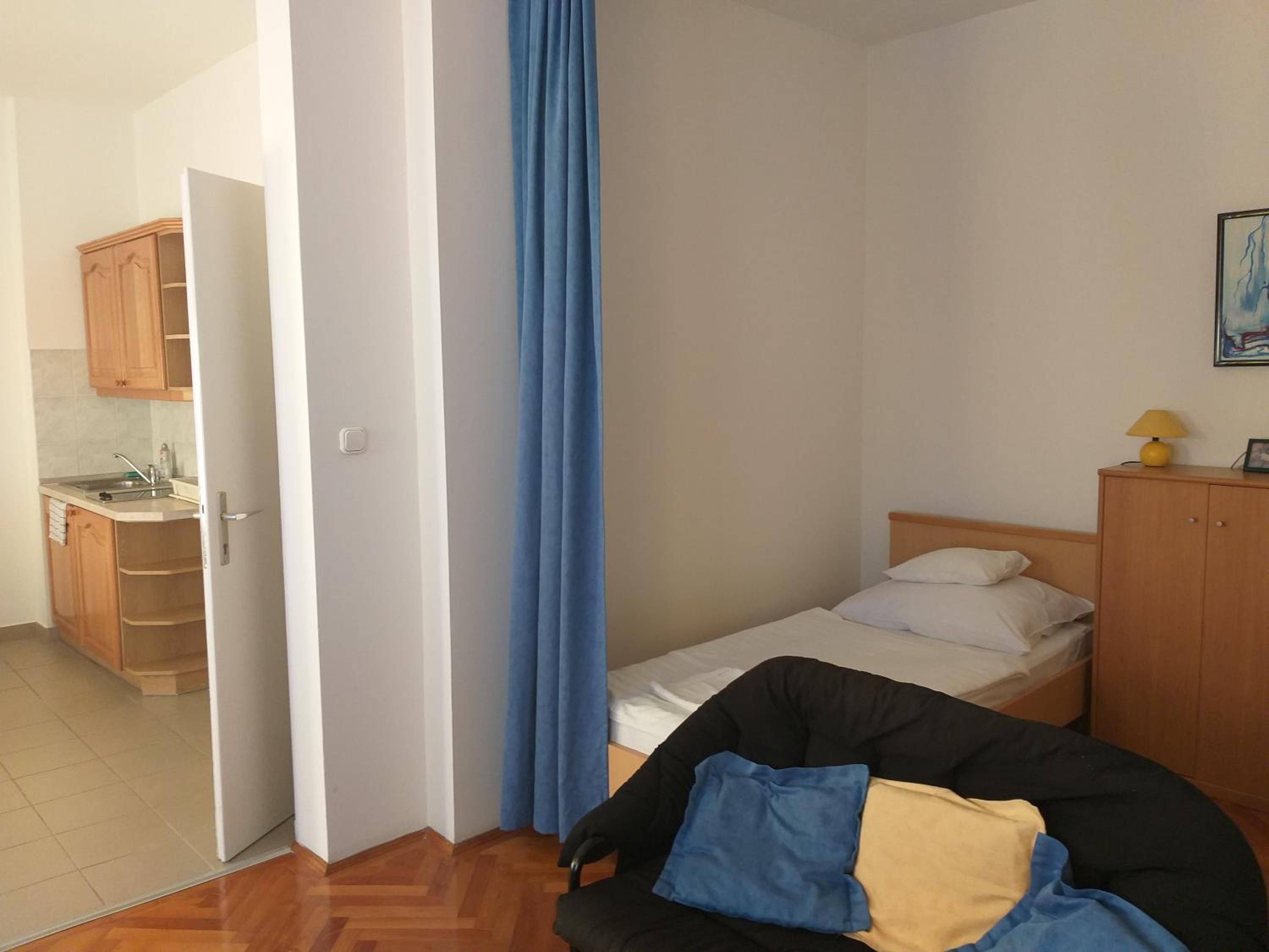 One-Bedroom Apartment photo 2
