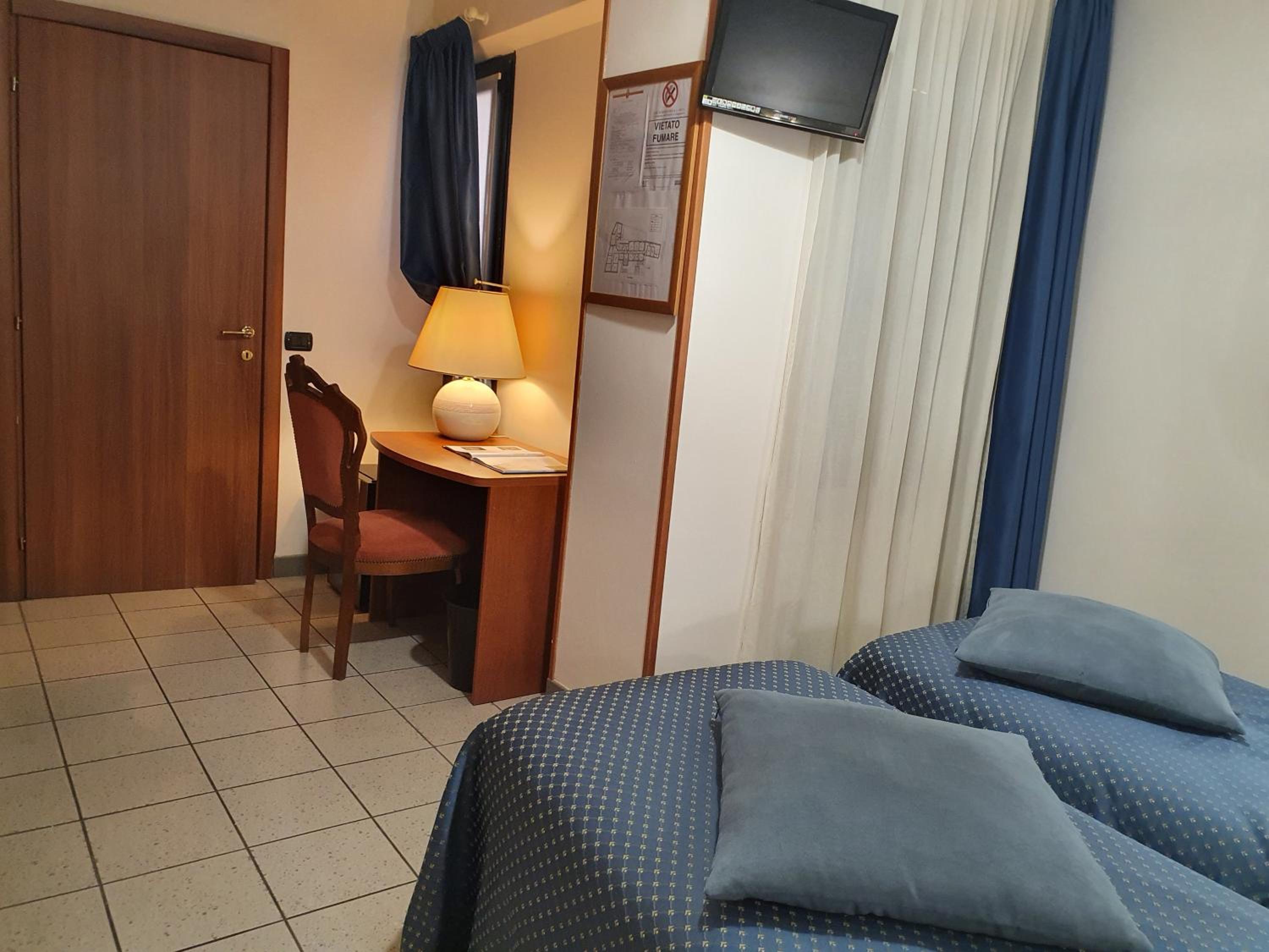 Standard Twin Room photo 1