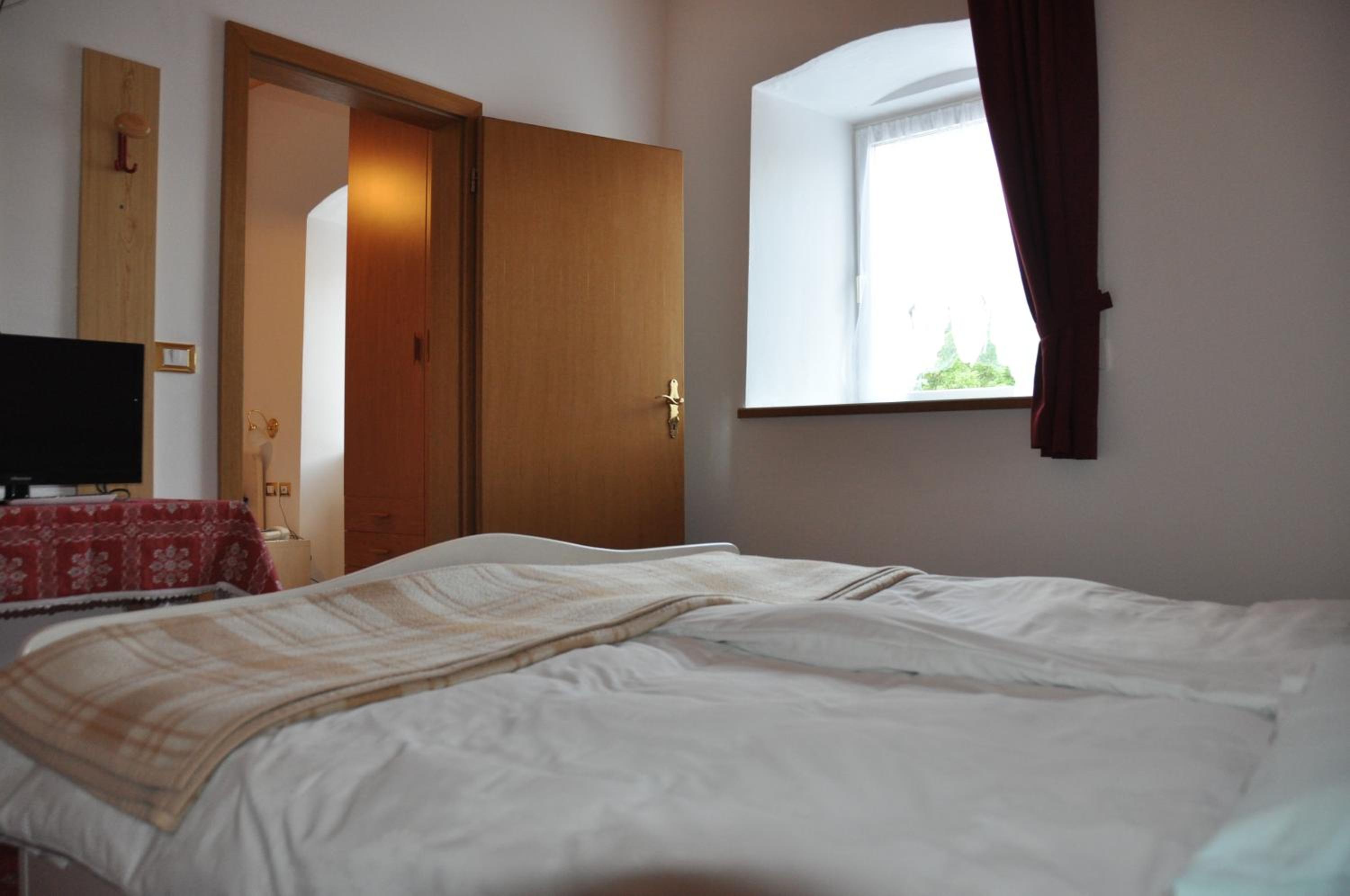 Superior Triple Room photo 2