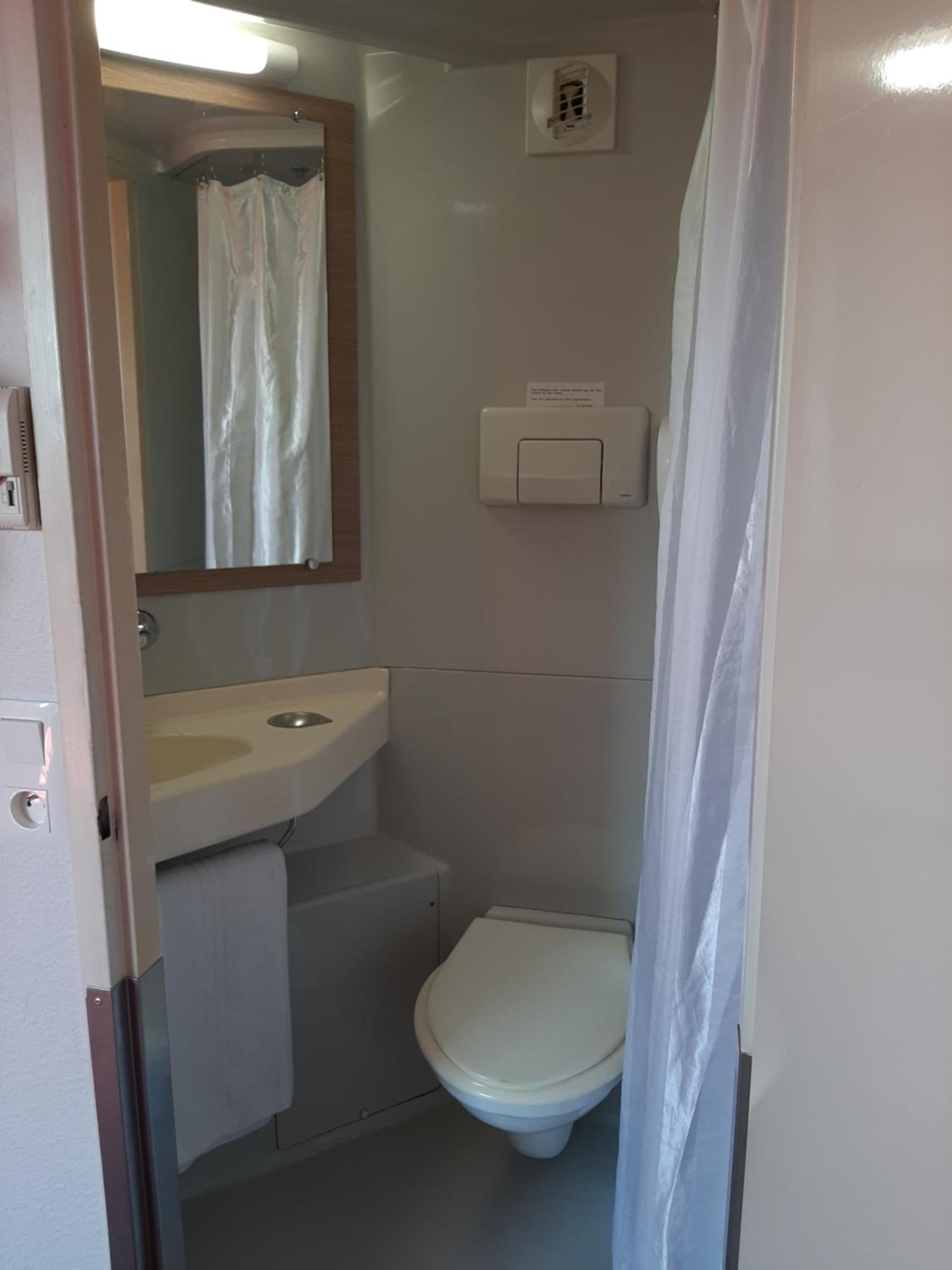 Double Room - Photo 2