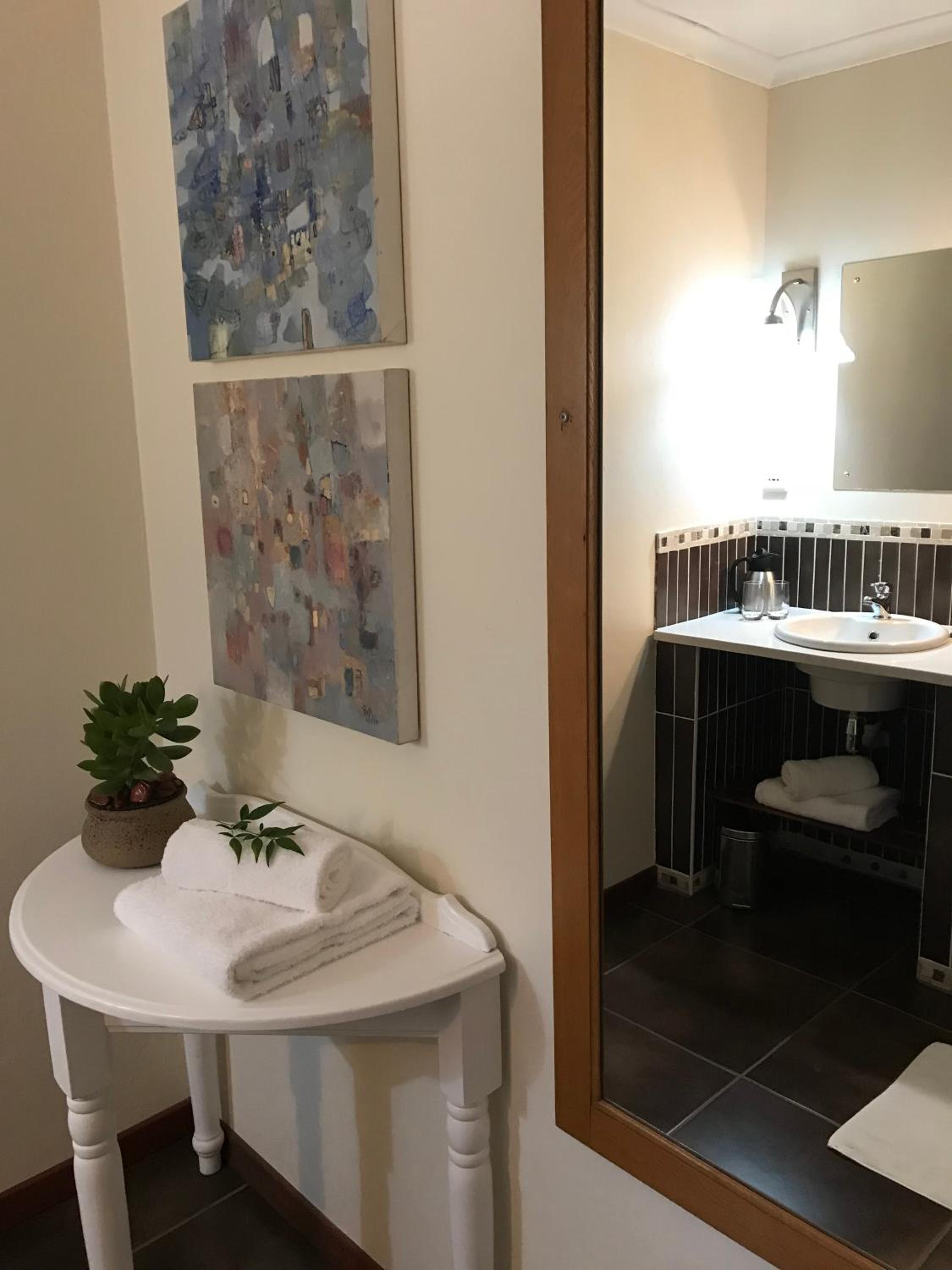 Twin Room with Garden View - Photo 31
