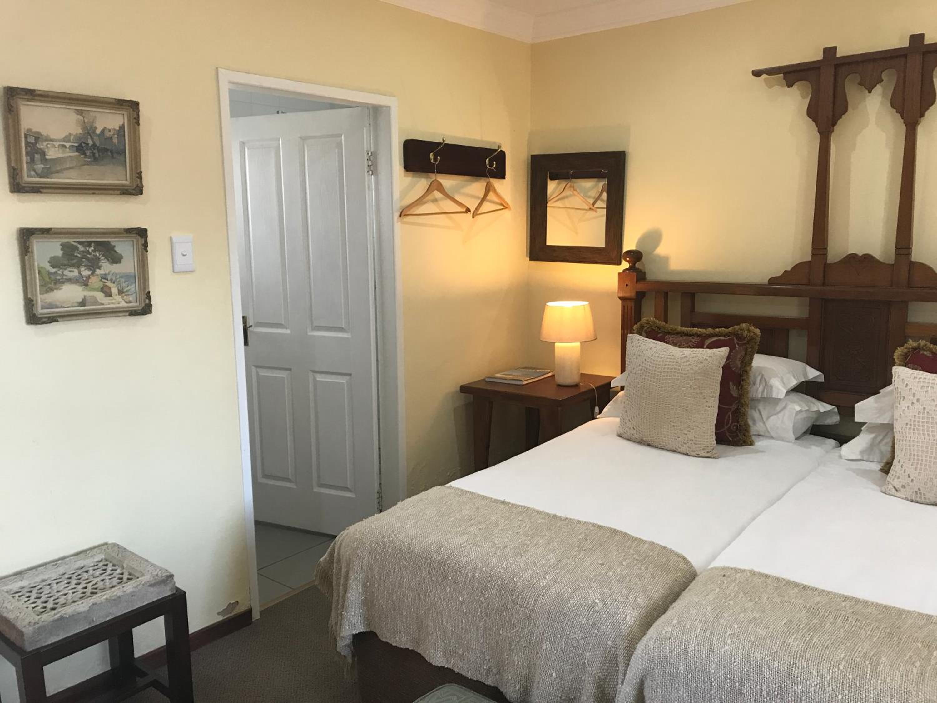 Twin Room with Garden View - Photo 15