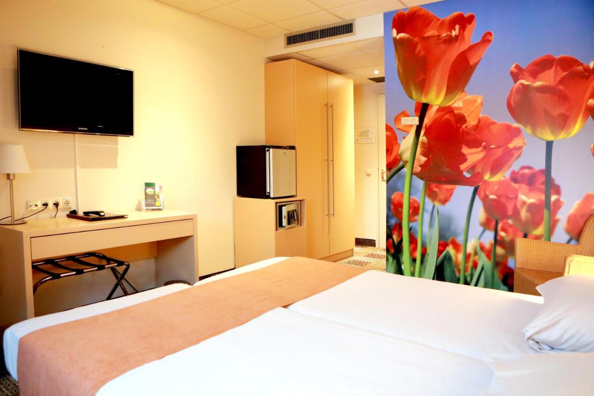 Triple Room with Private Bathroom photo 1
