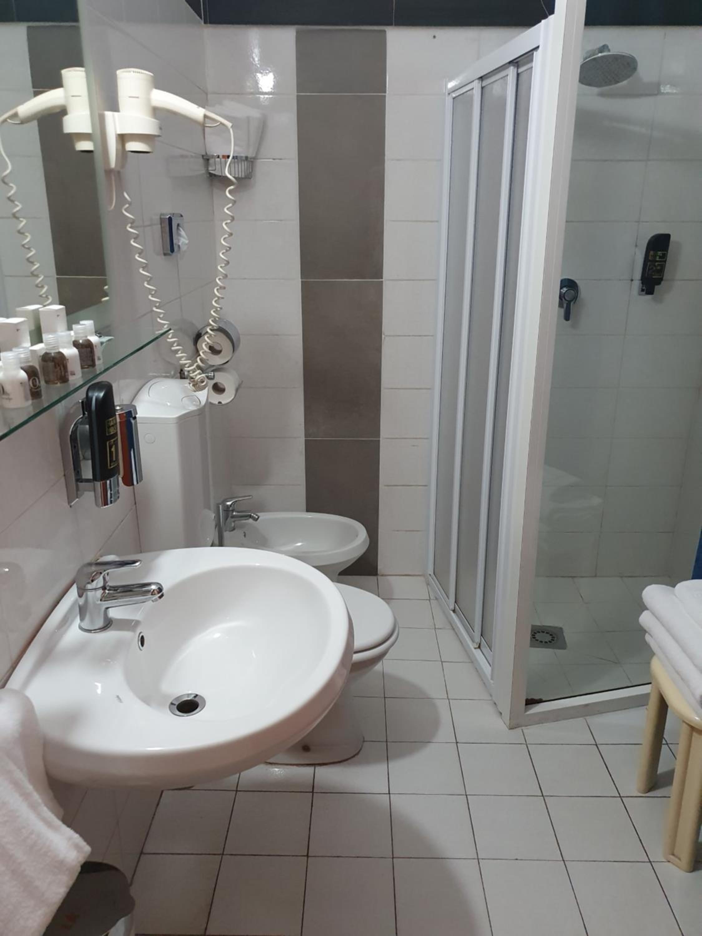 Standard Quadruple Room photo 2