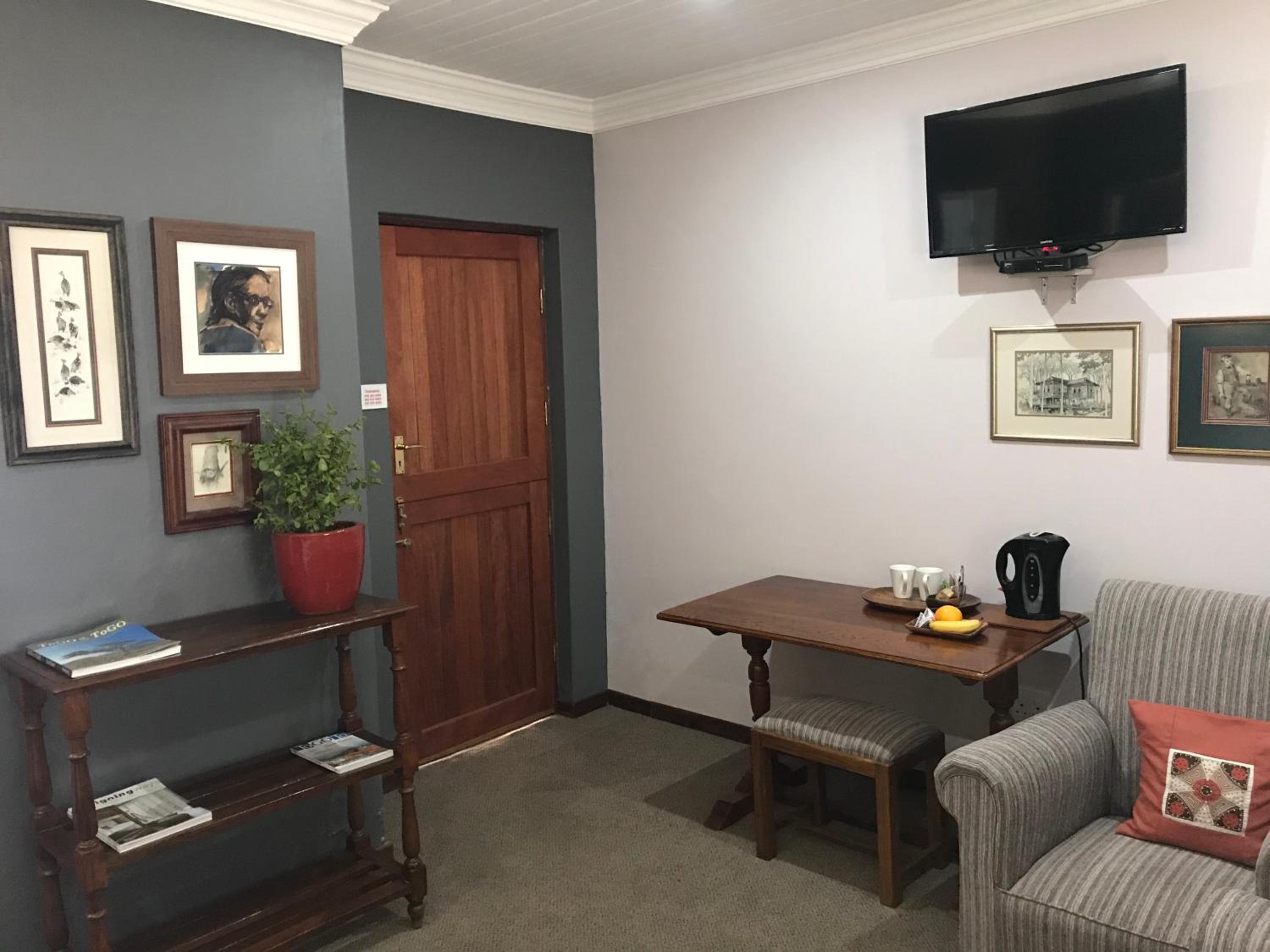 Double or Twin Room with Garden View - Photo 13