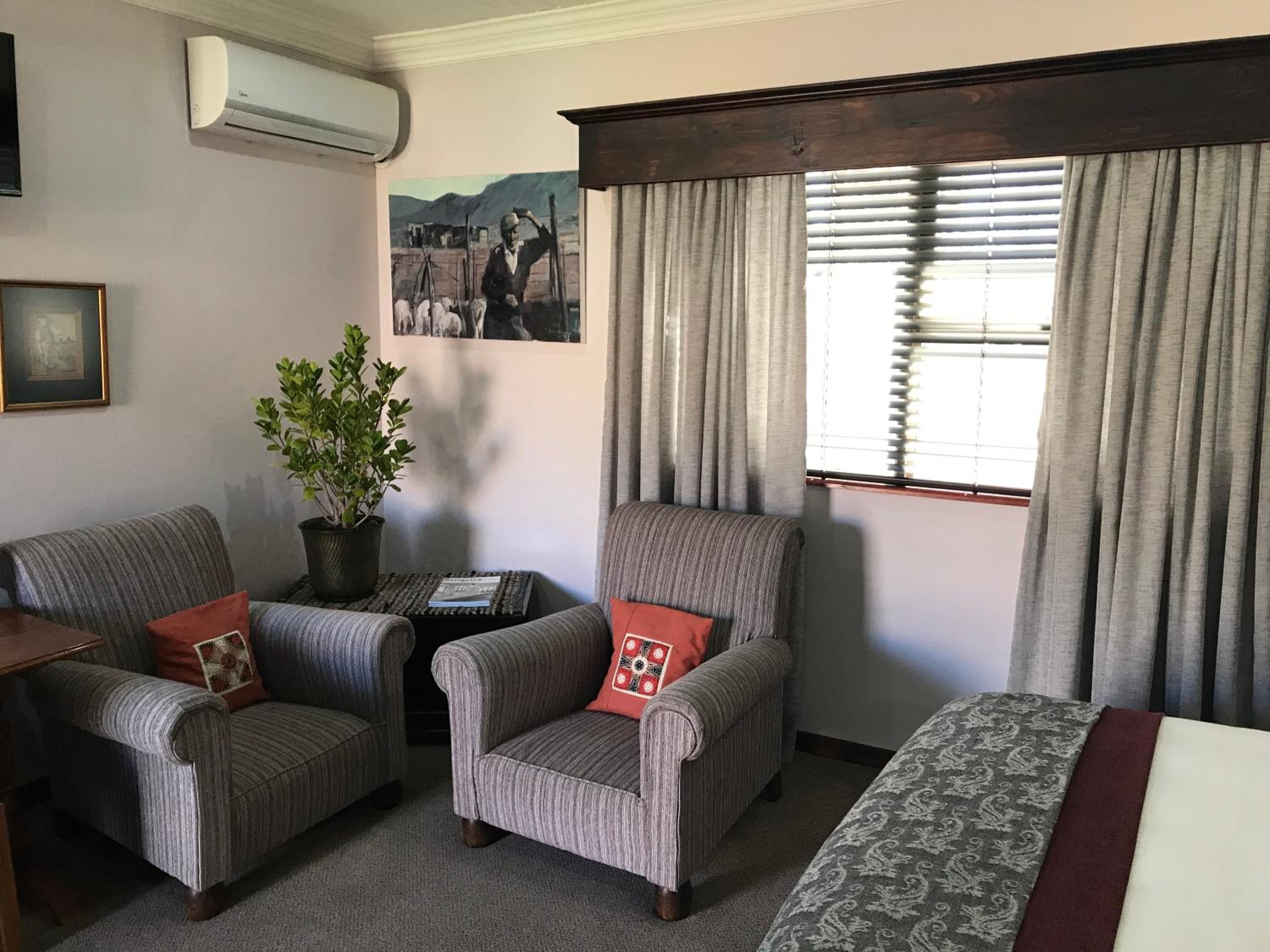 Double or Twin Room with Garden View - Photo 4