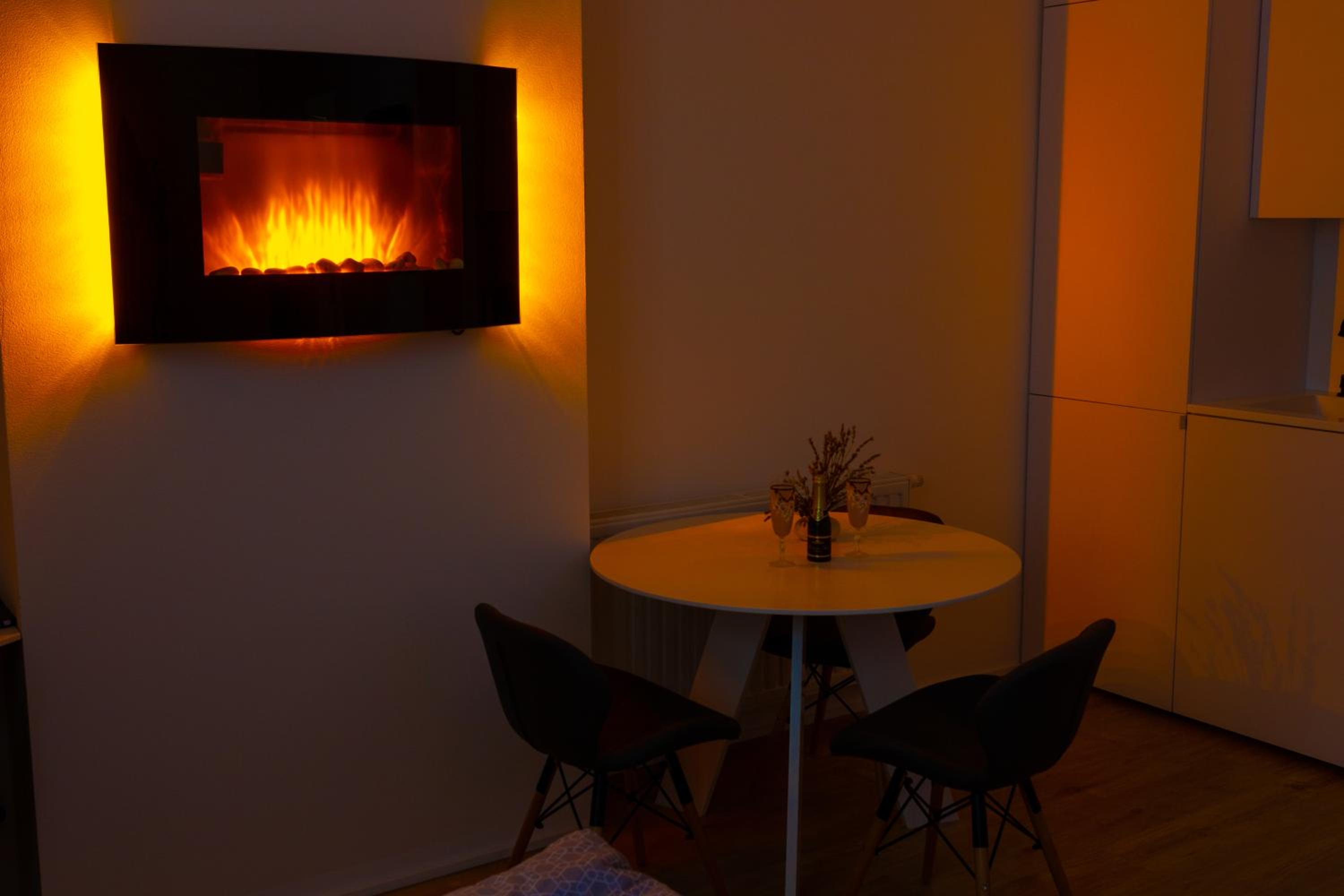 Studio with Balcony - Photo 25
