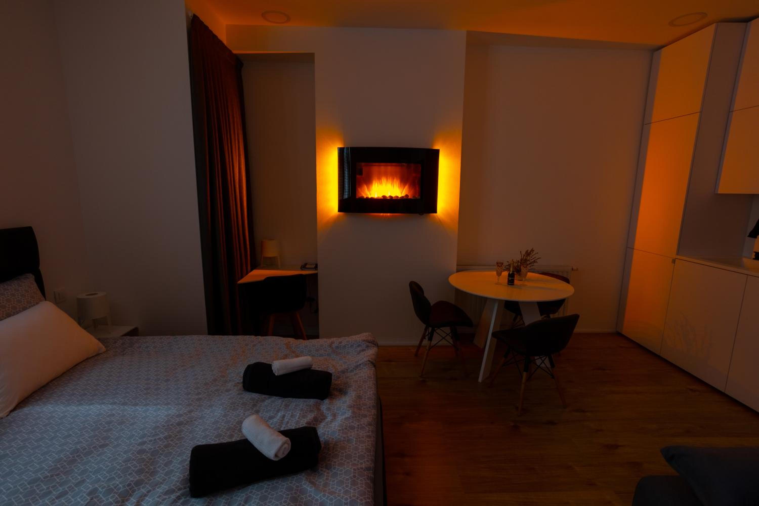 Studio with Balcony - Photo 31