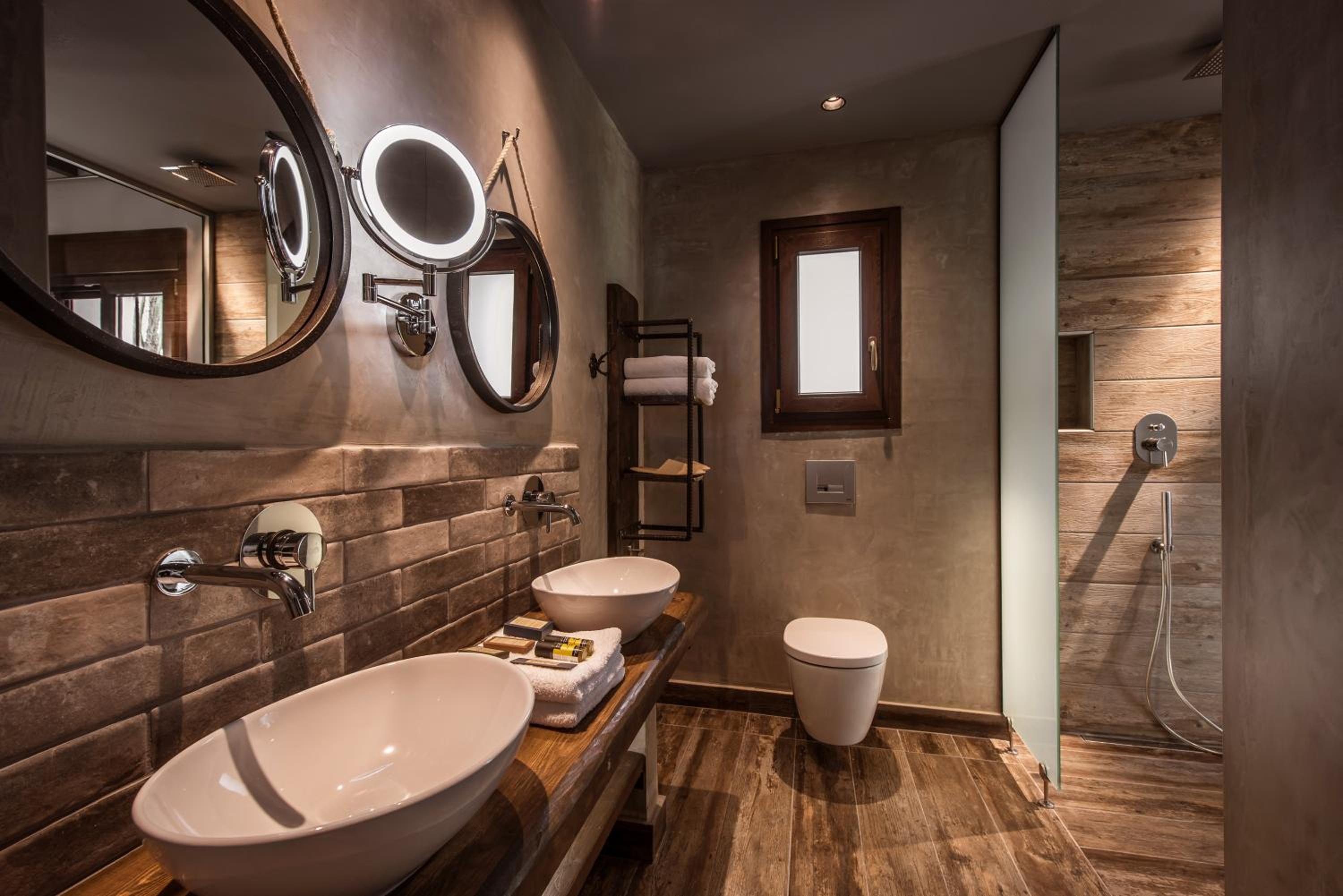 Deluxe Double Room with Shower photo 2