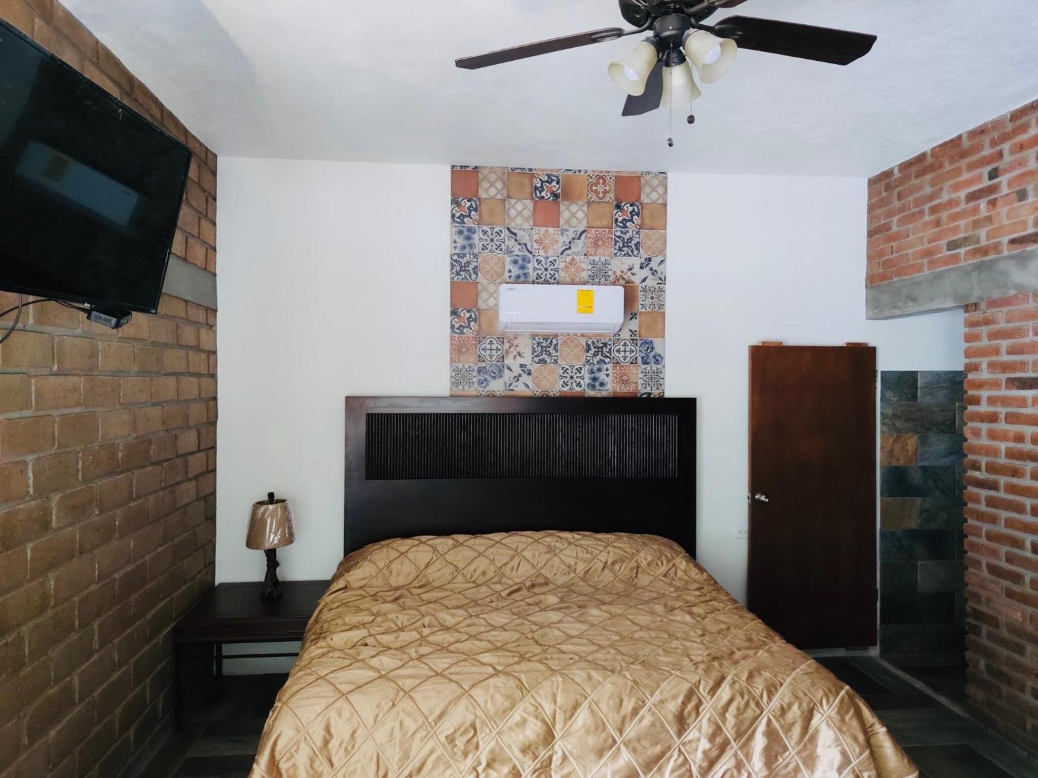 Deluxe King Suite - Photo 1
