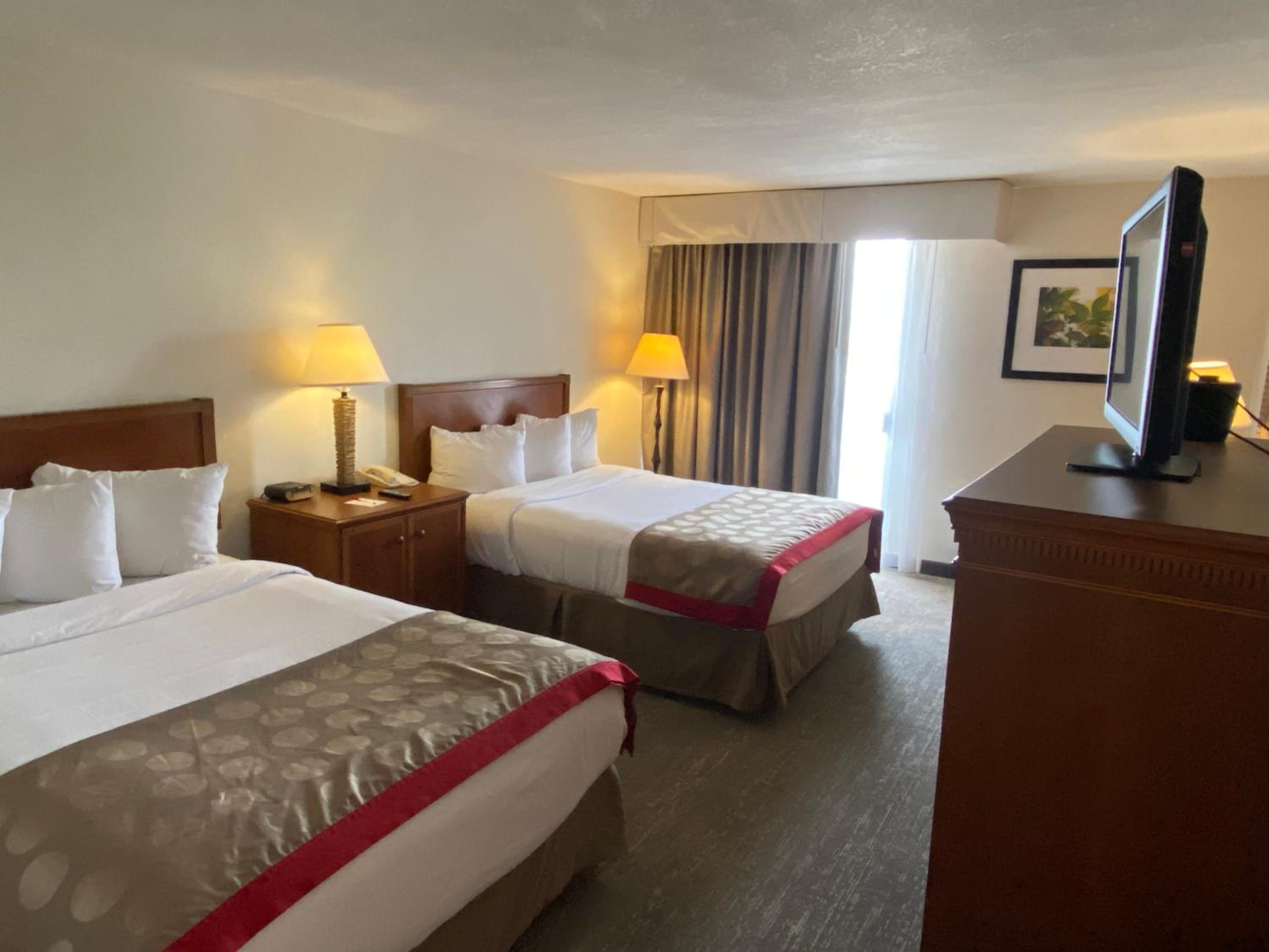 Superior Double Room with Two Double Beds and Mountain View - Non-Smoking photo 2