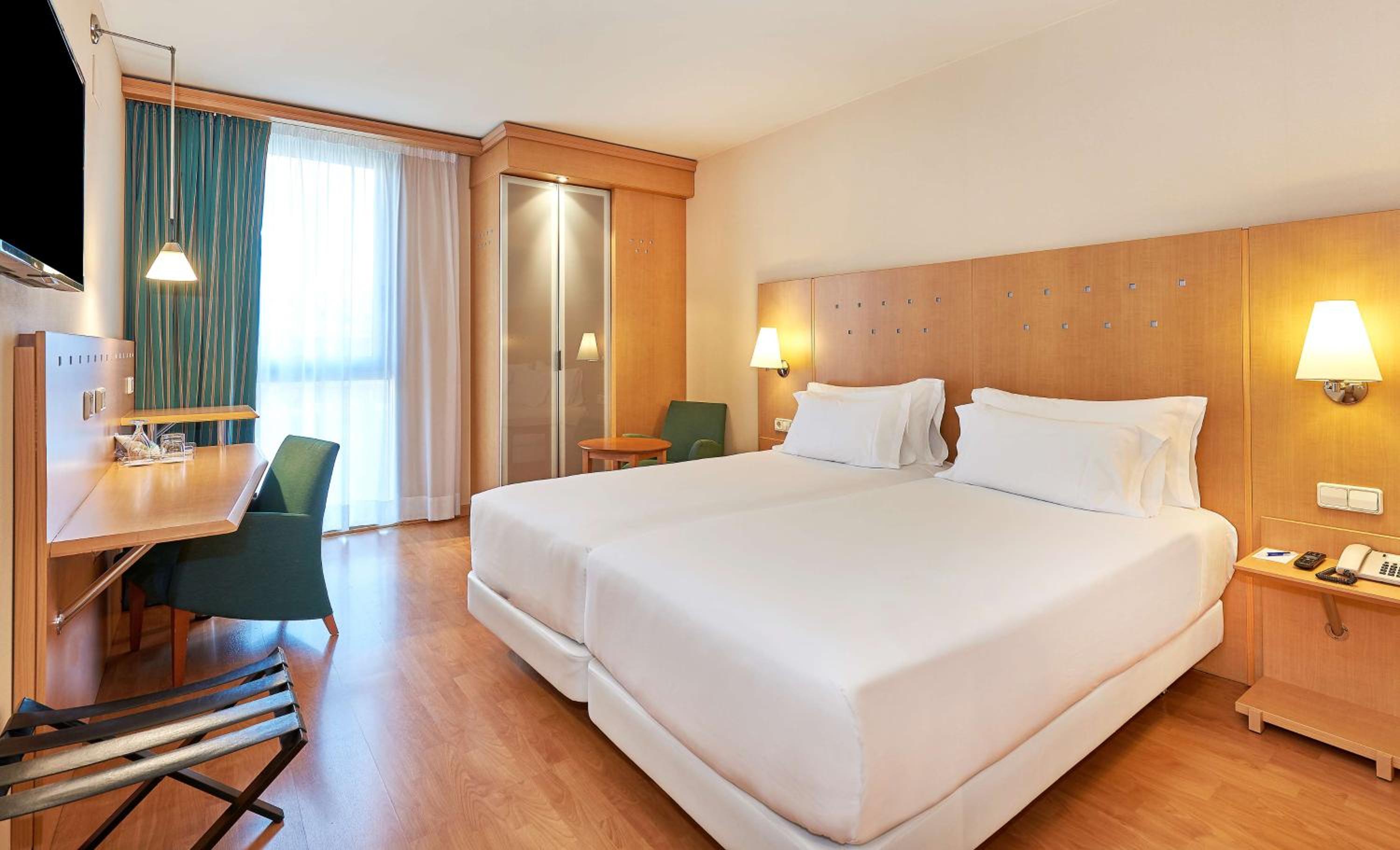 Standard Twin Room - Photo 1