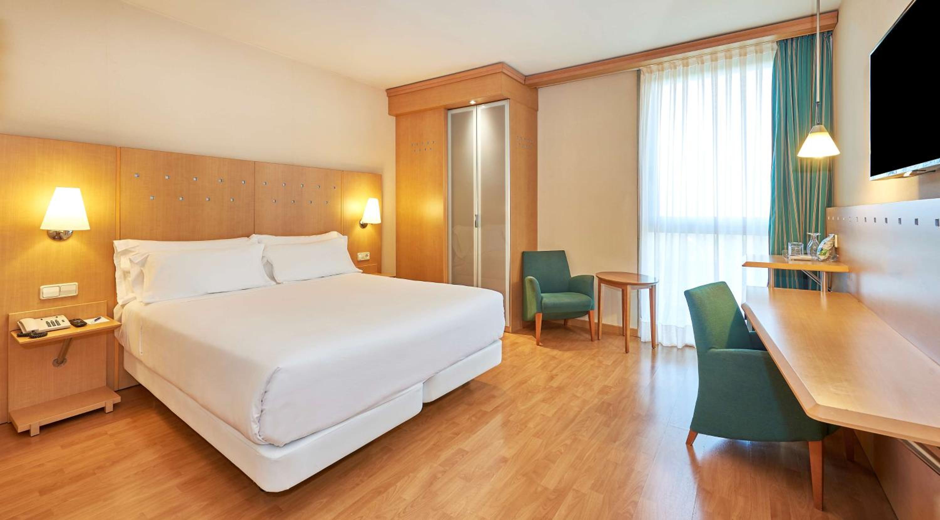 Standard Double Room - Photo 8