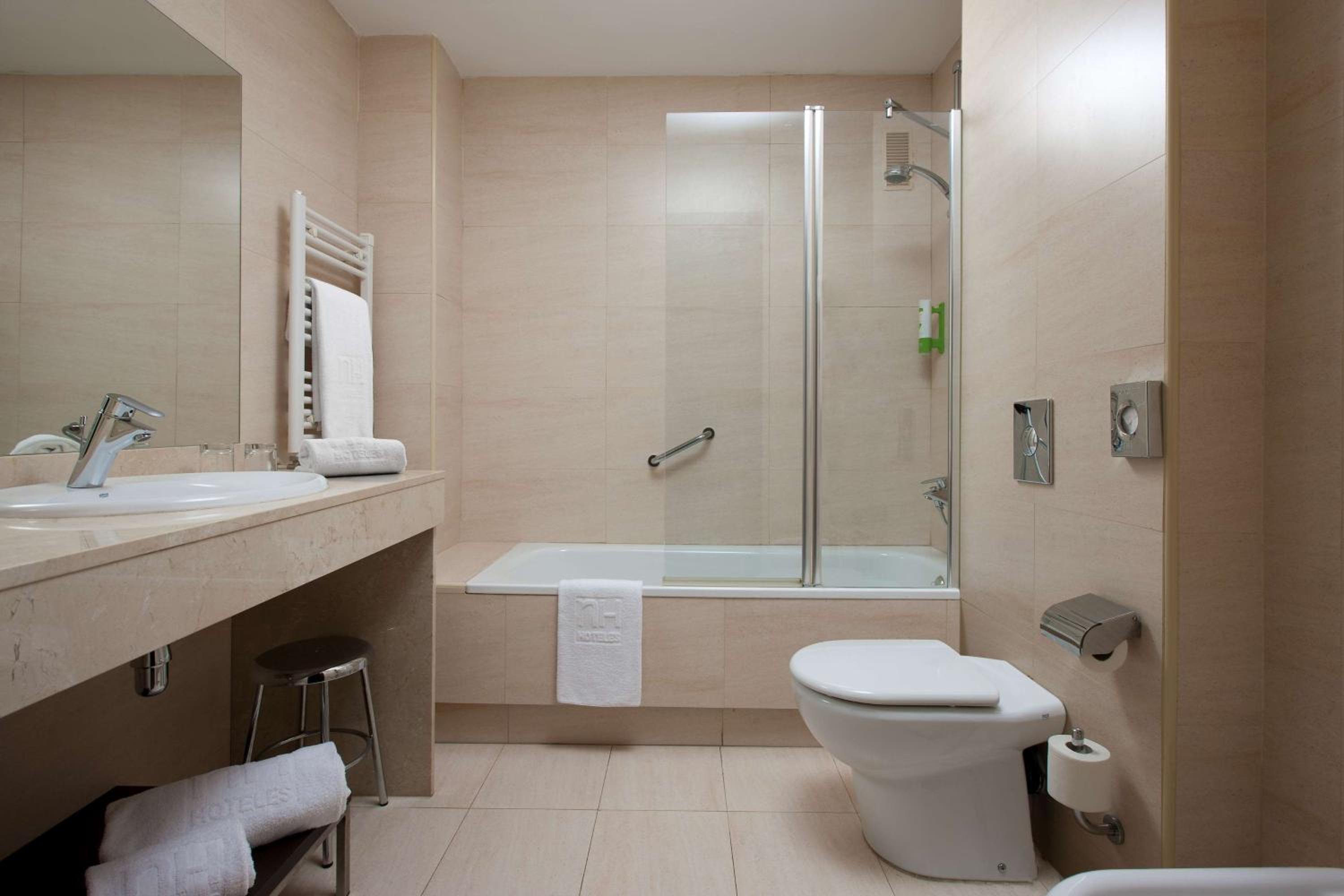 Twin Room - Photo 4