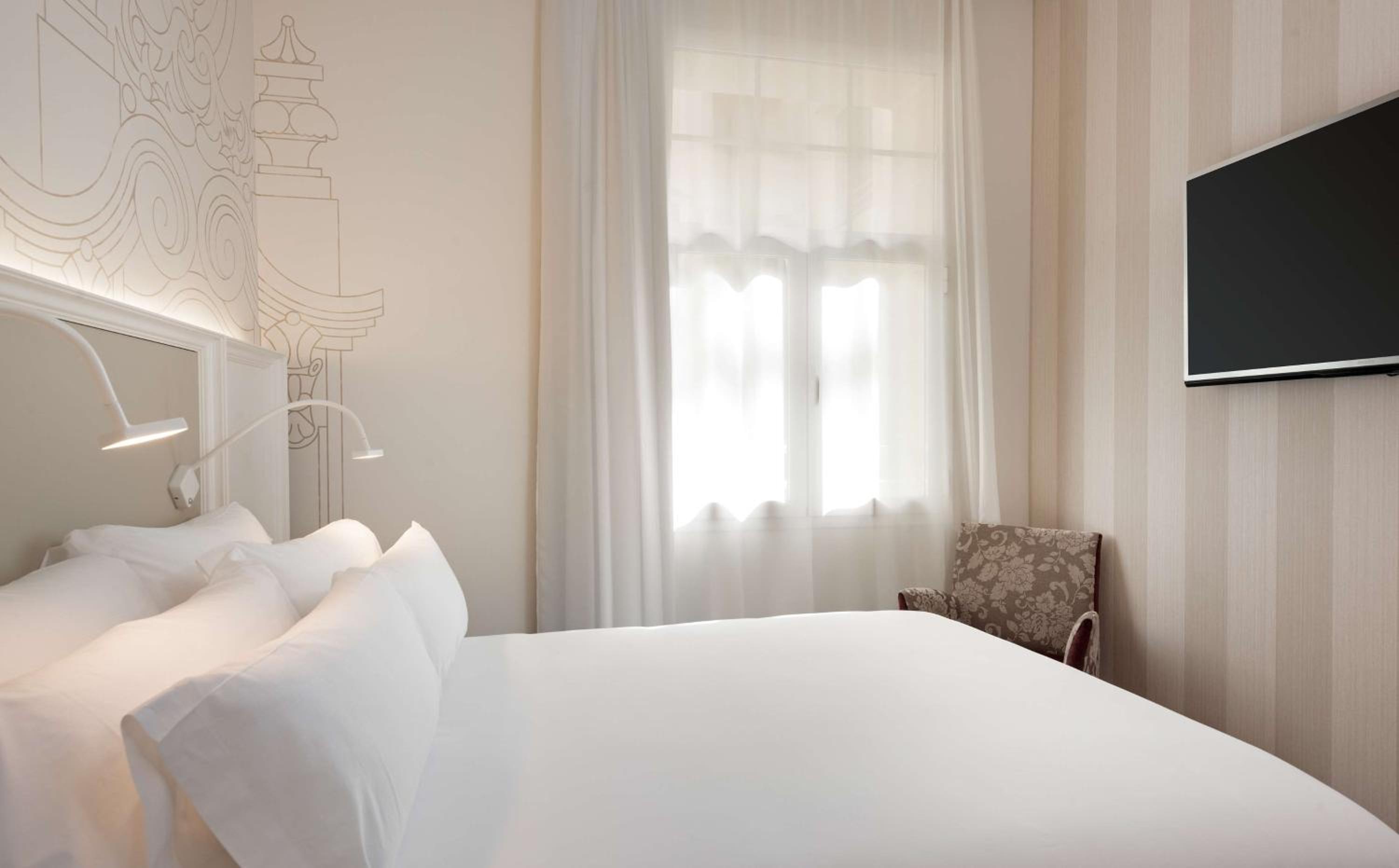 Superior Double or Twin Room - Photo 1