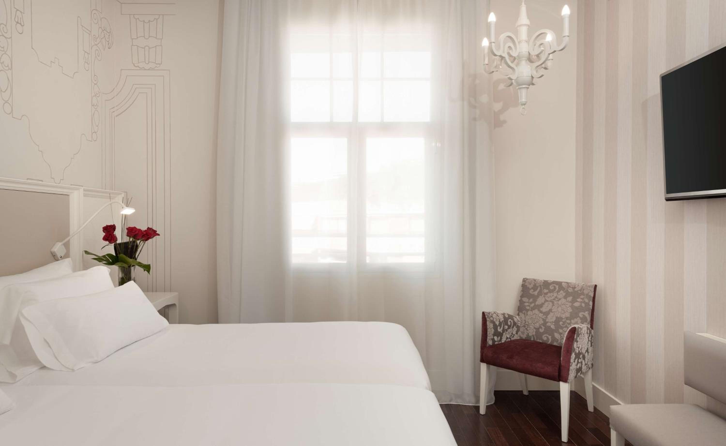 Superior Double or Twin Room - Photo 2