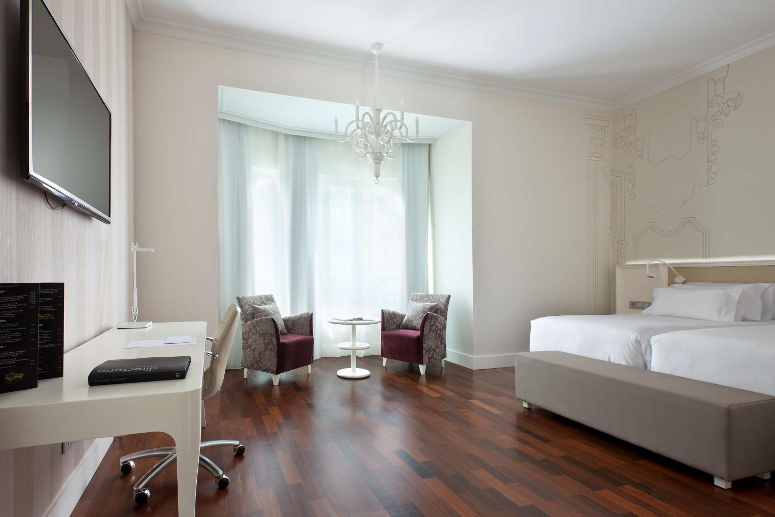 Premium Double or Twin Room - Photo 1