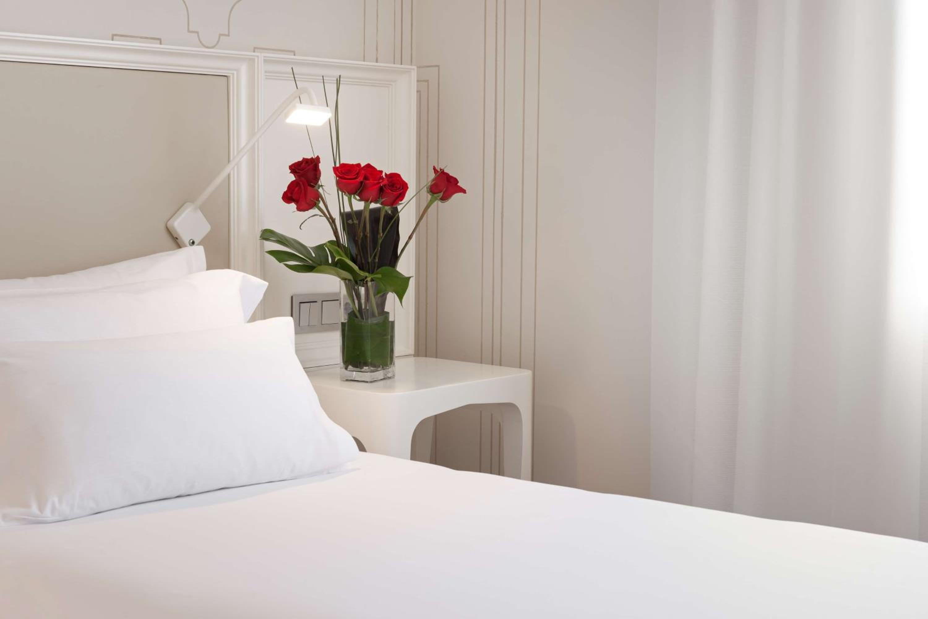 Superior Double or Twin Room - Photo 10