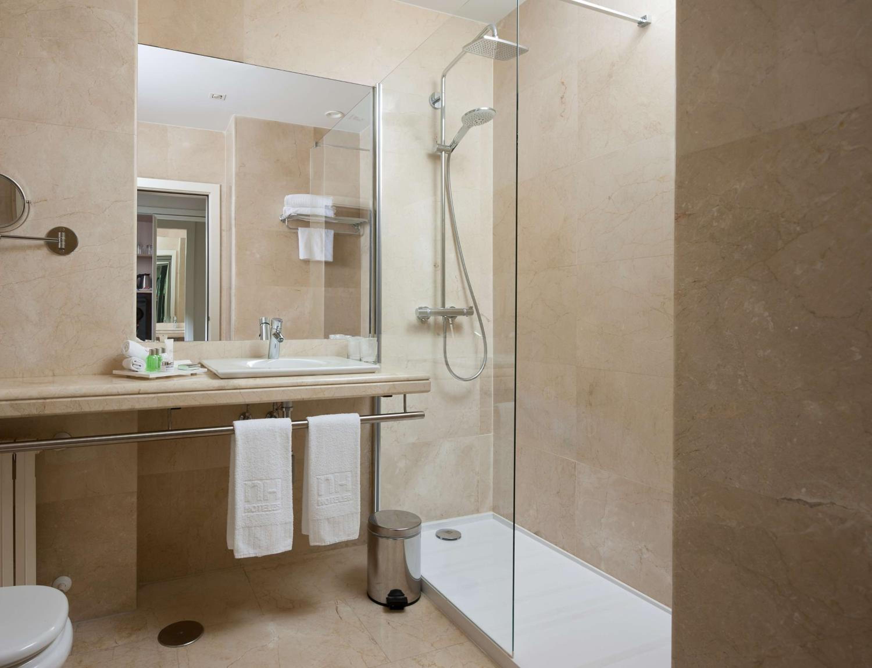 Superior Double or Twin Room - Photo 3