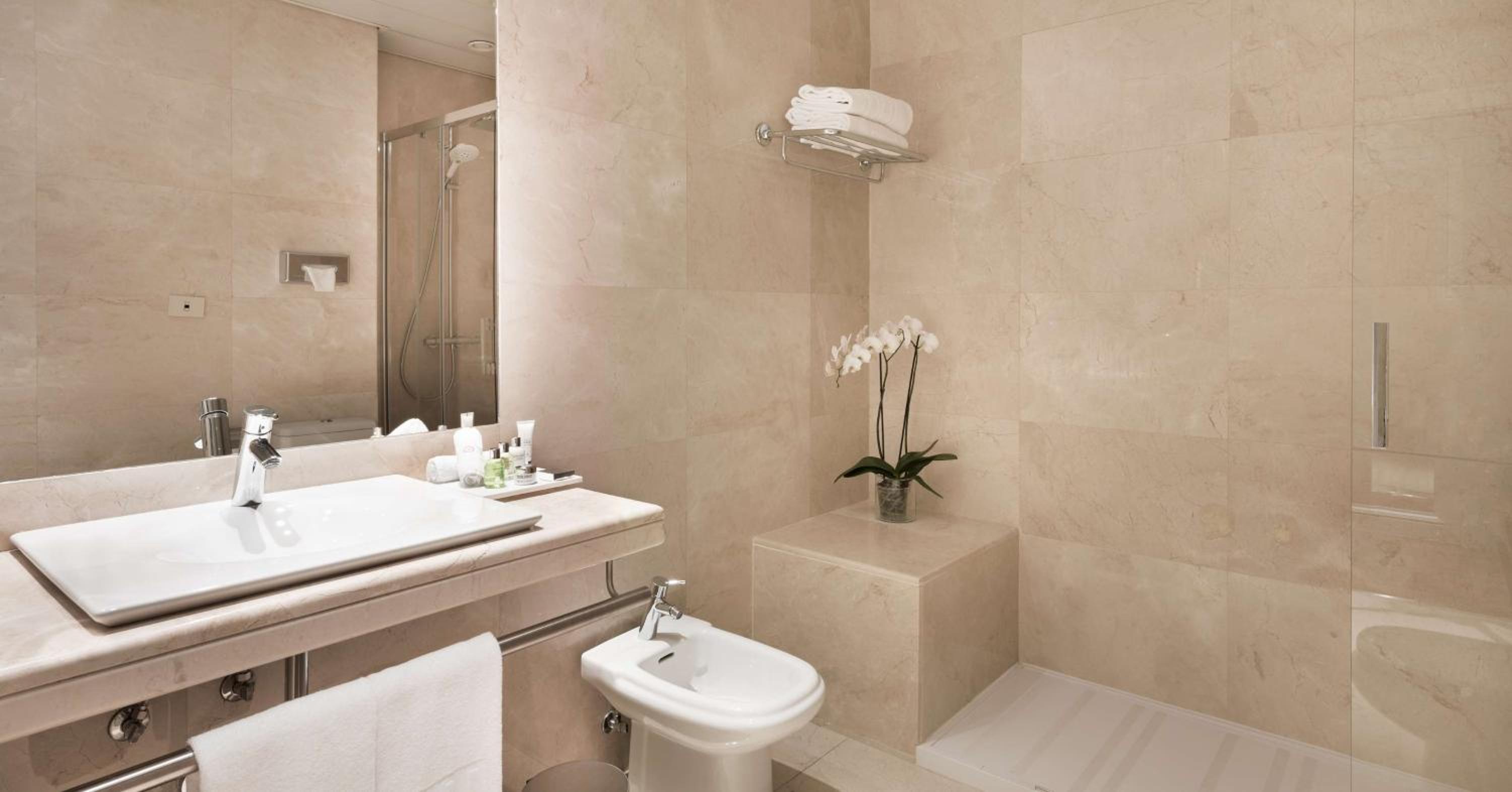 Superior Double or Twin Room - Photo 4