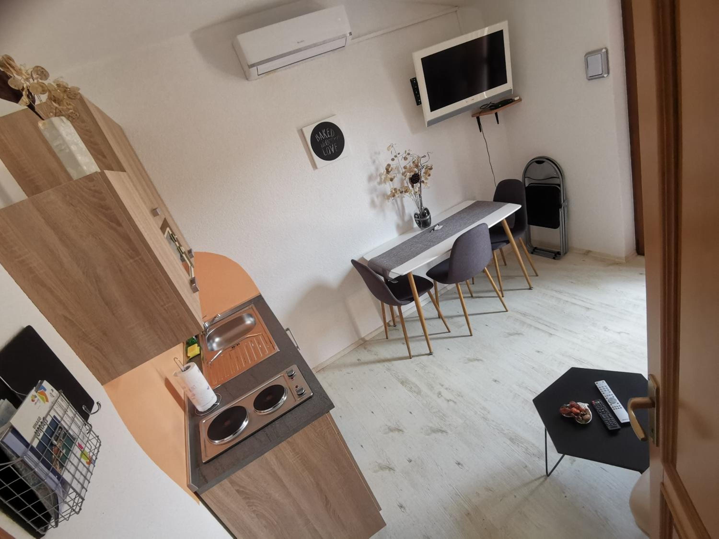 Apartment with Balcony photo 2