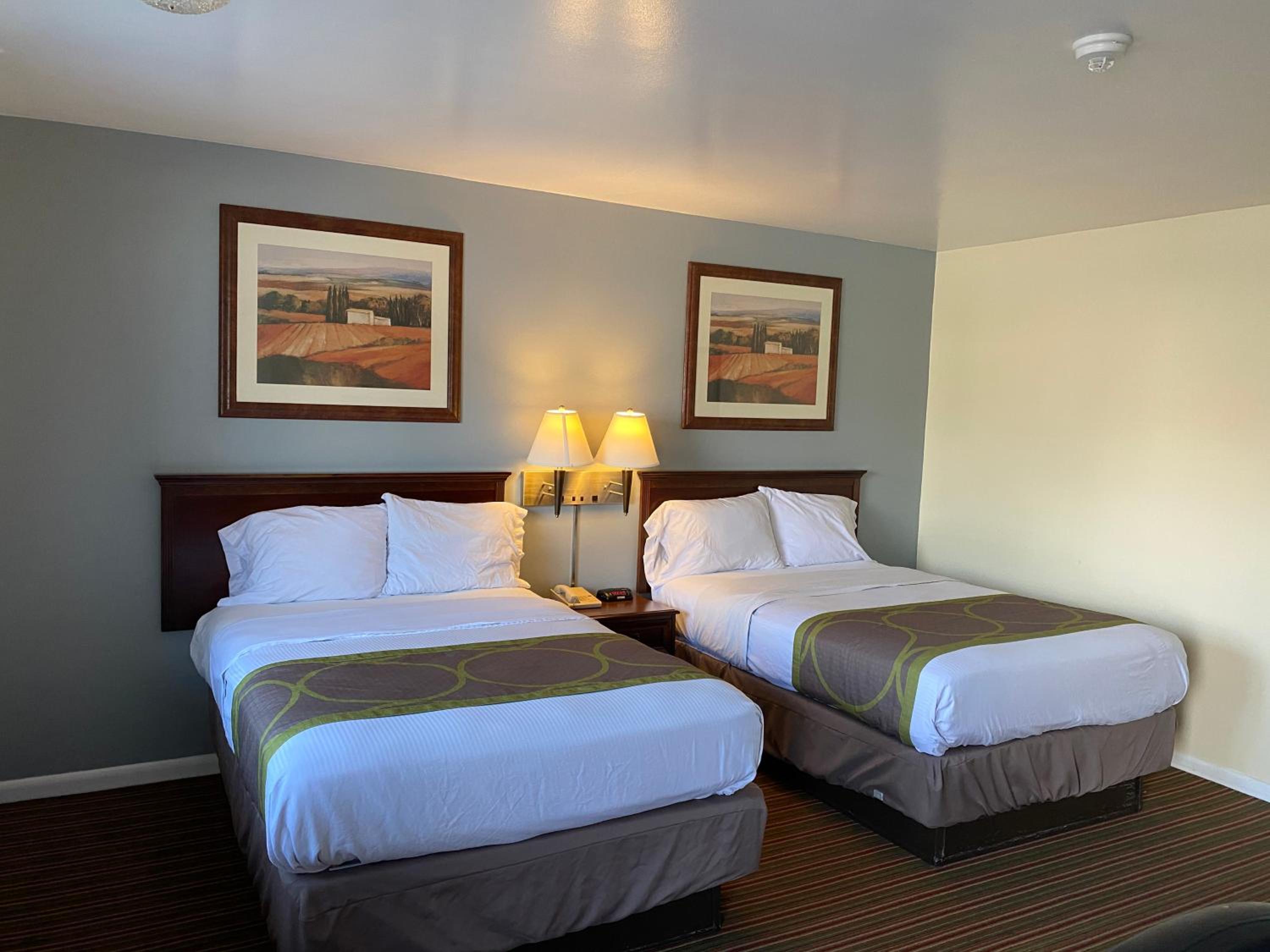 Double Room with Two Double Beds - Non-Smoking photo 3